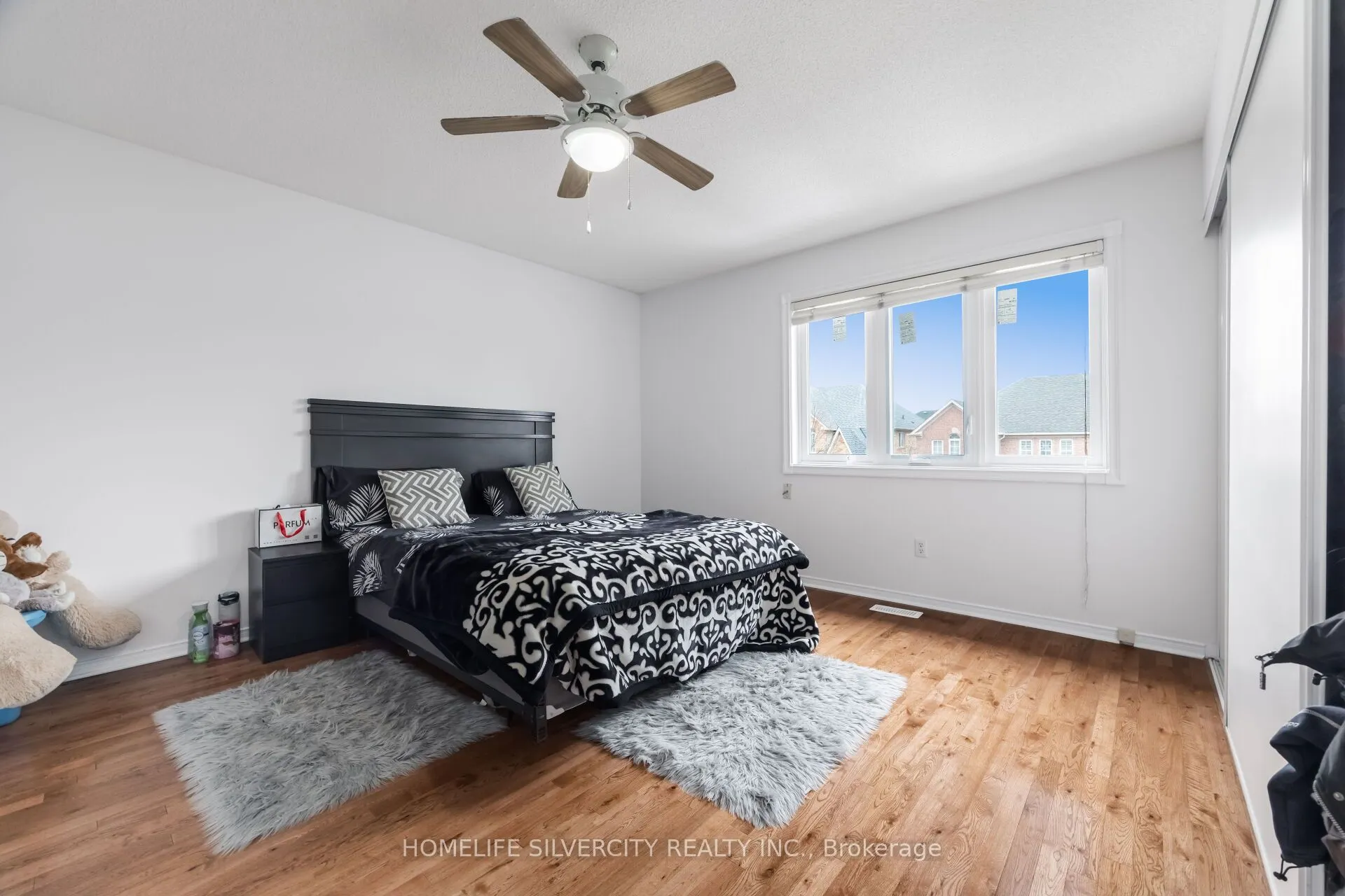 29 Beachpoint Boulevard