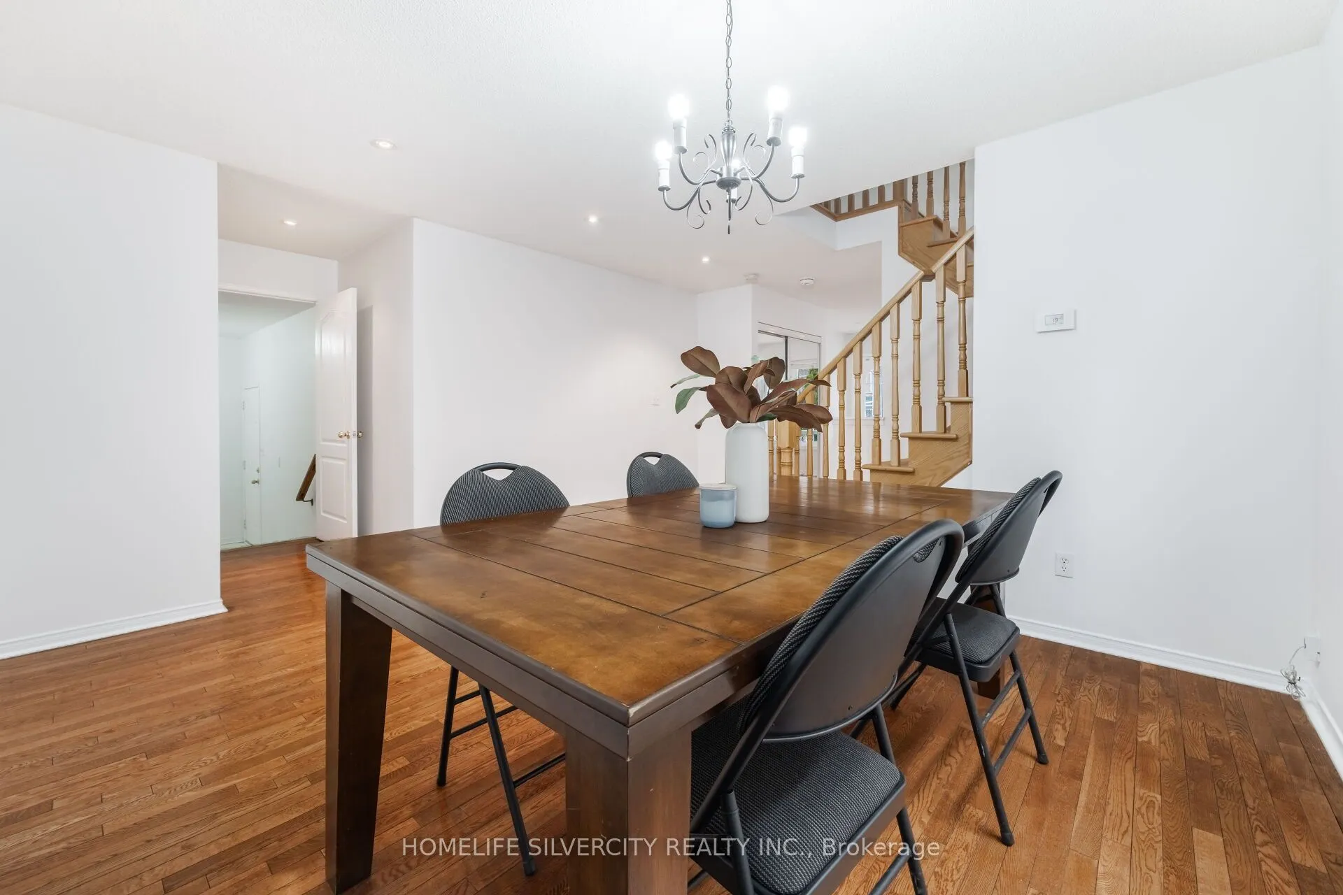 29 Beachpoint Boulevard