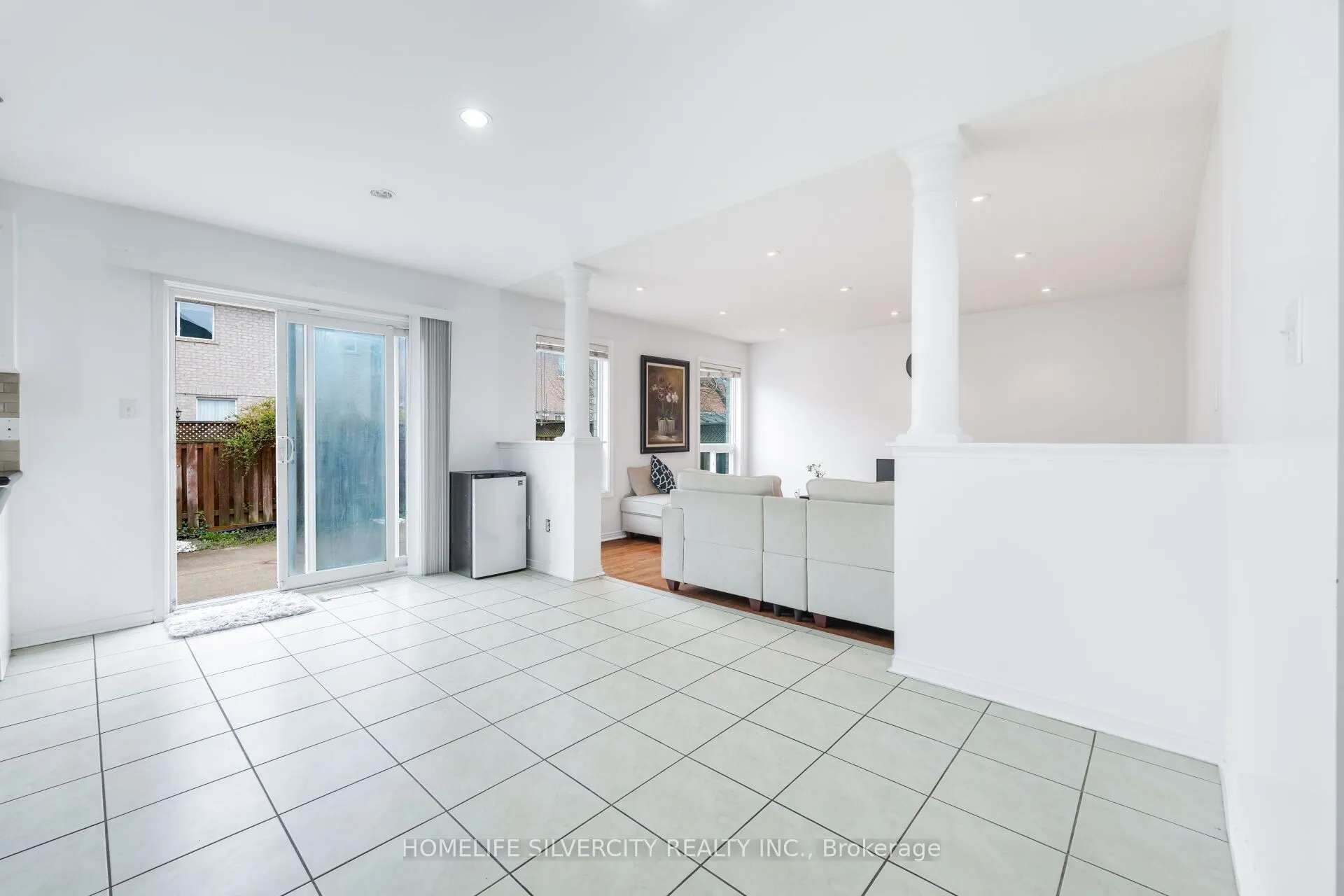 29 Beachpoint Boulevard