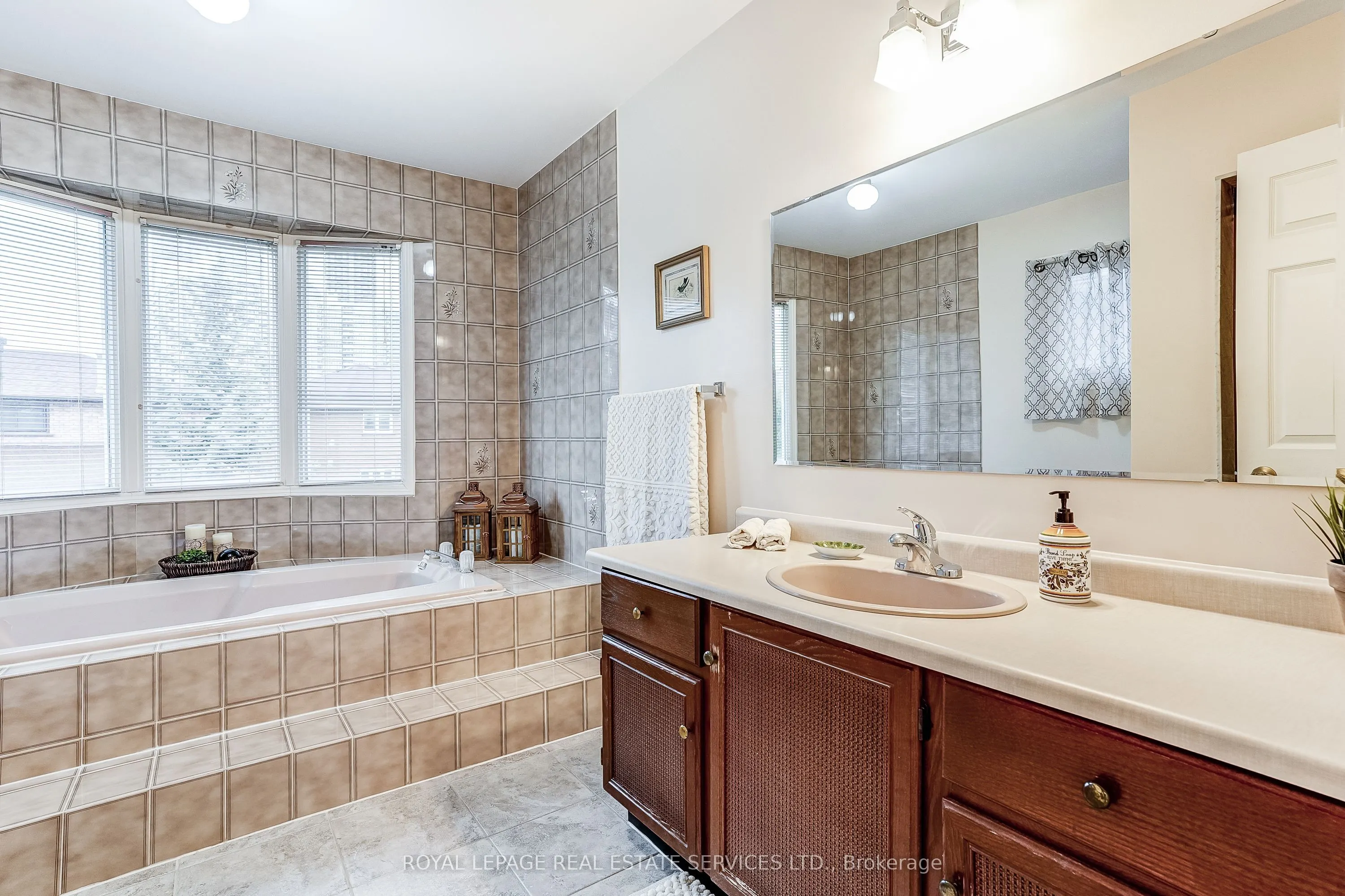 4217 Schneider Court