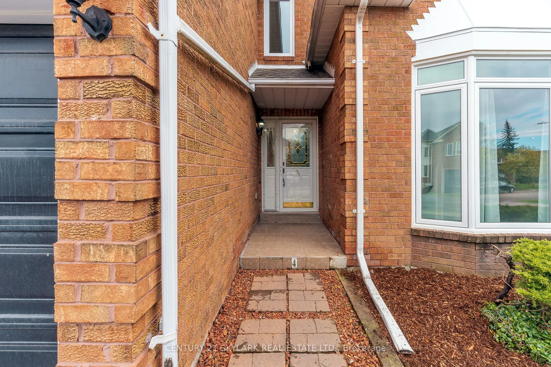 4 Leeward Drive