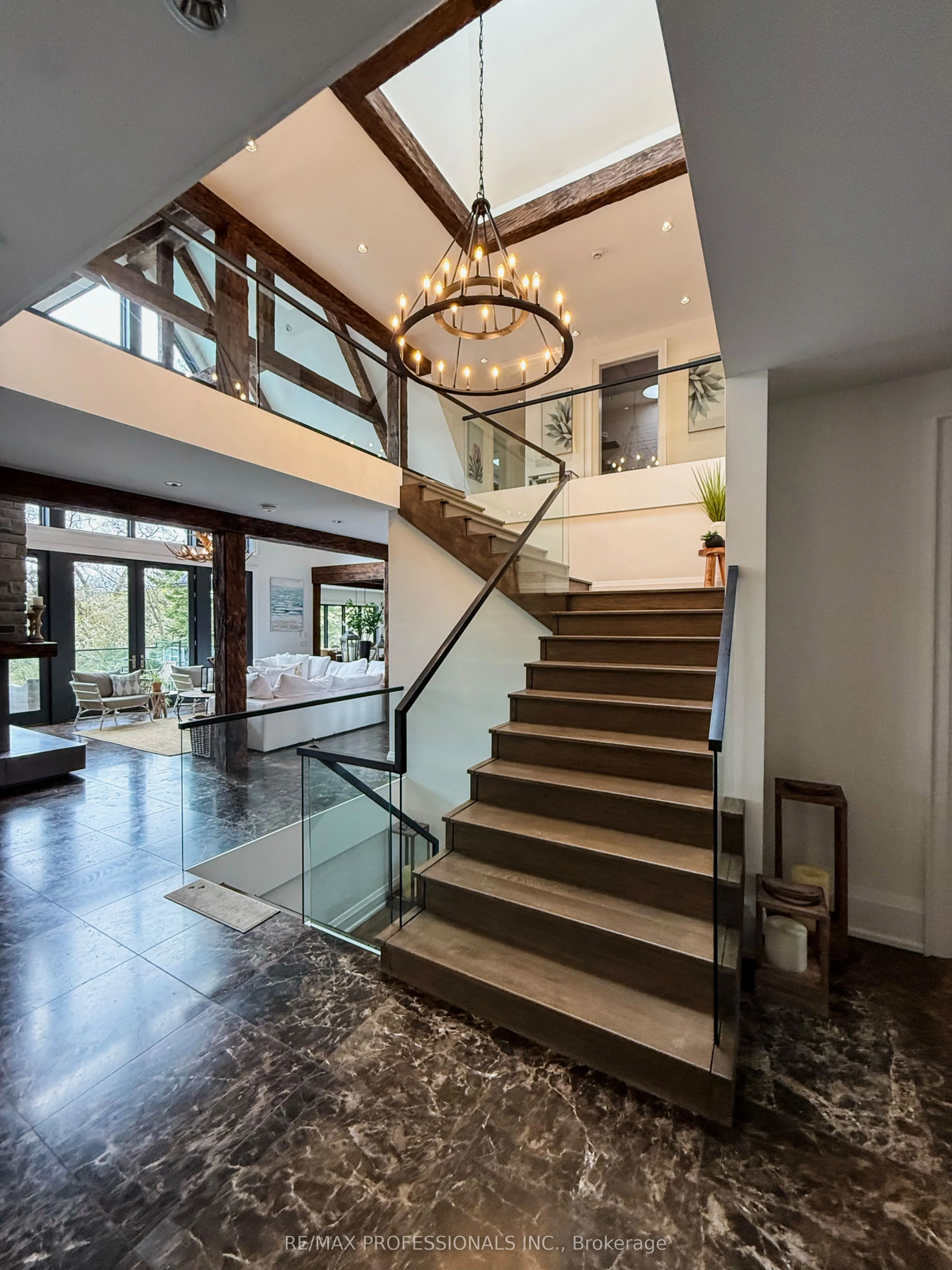 23 Riverside Crescent