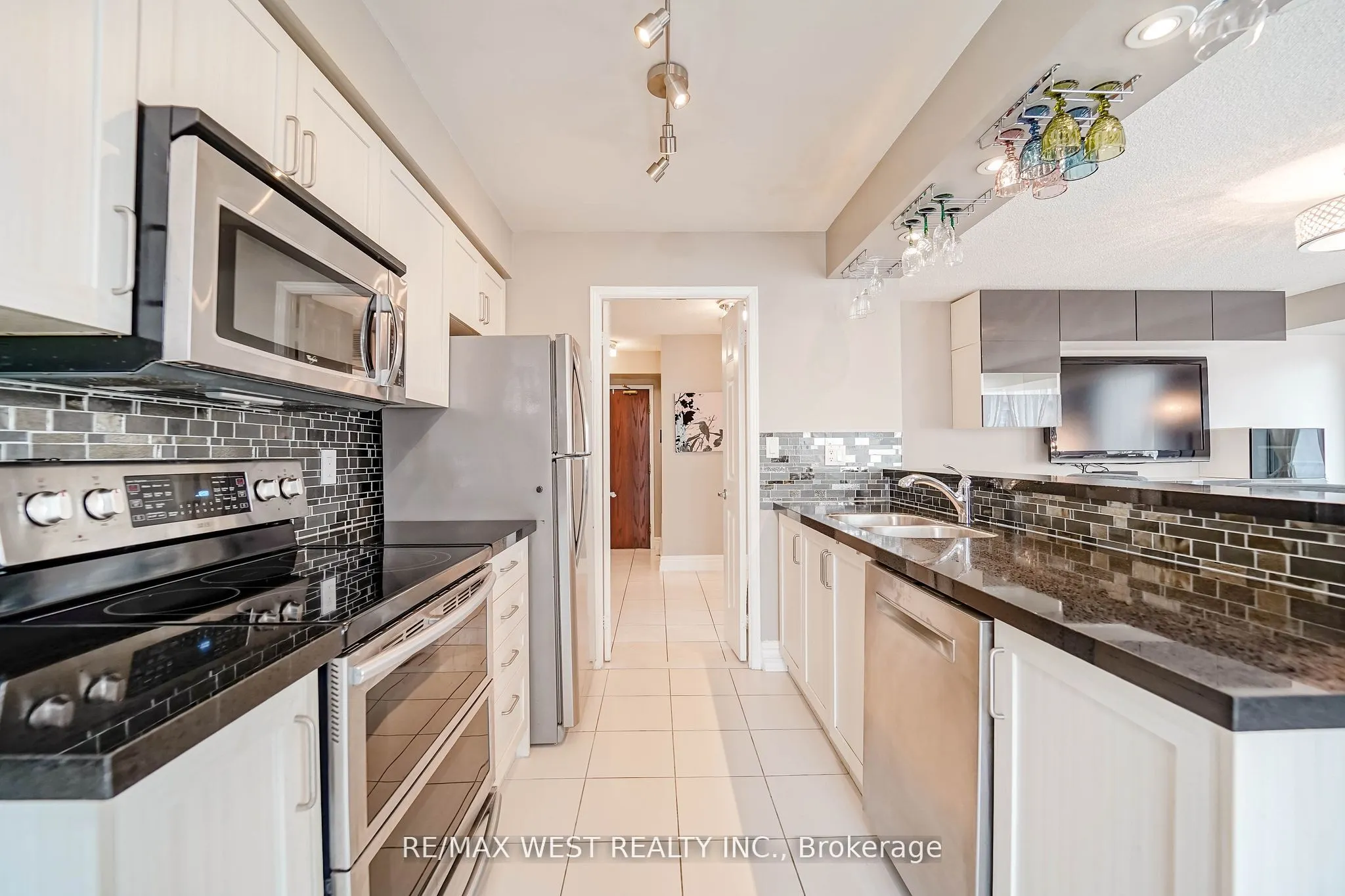 190 Manitoba Street #309