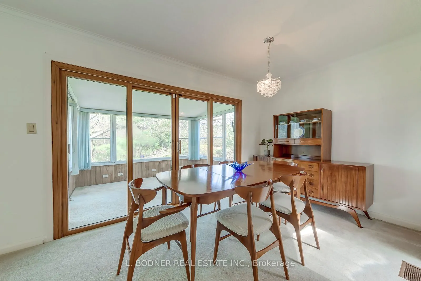 84 Ravenscrest Drive