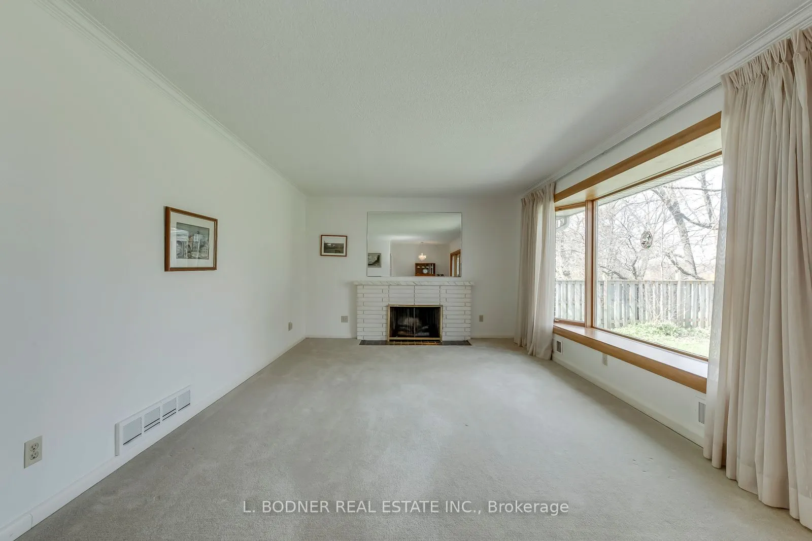 84 Ravenscrest Drive