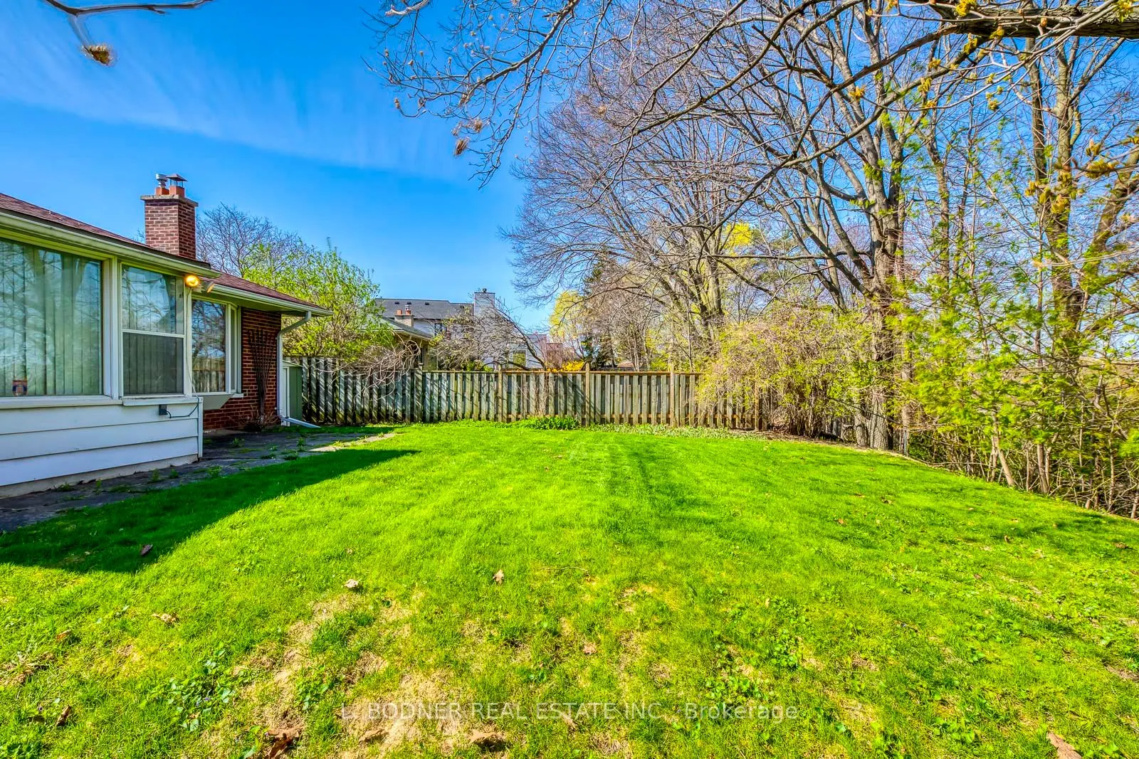 84 Ravenscrest Drive