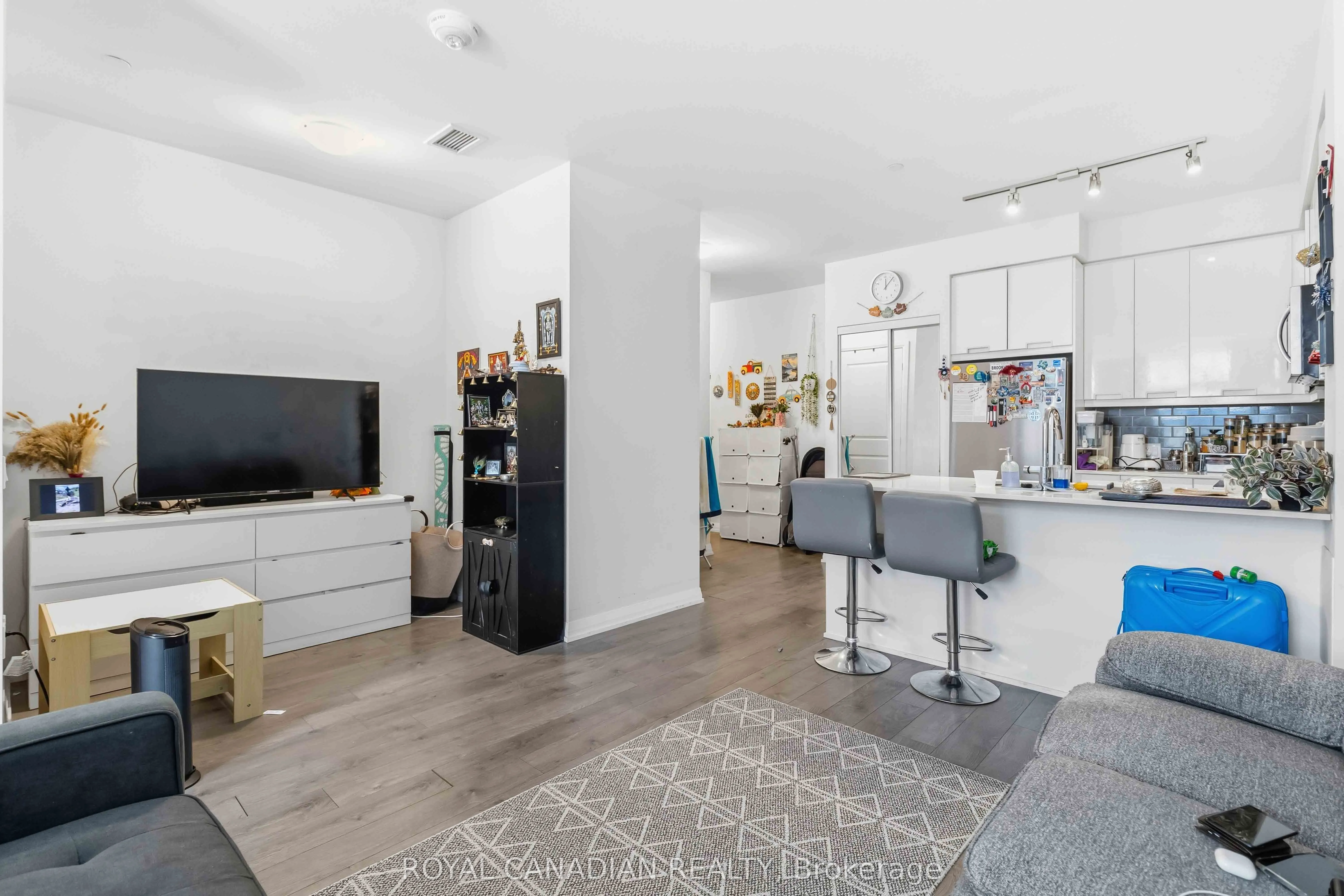 65 Watergarden Drive #1501