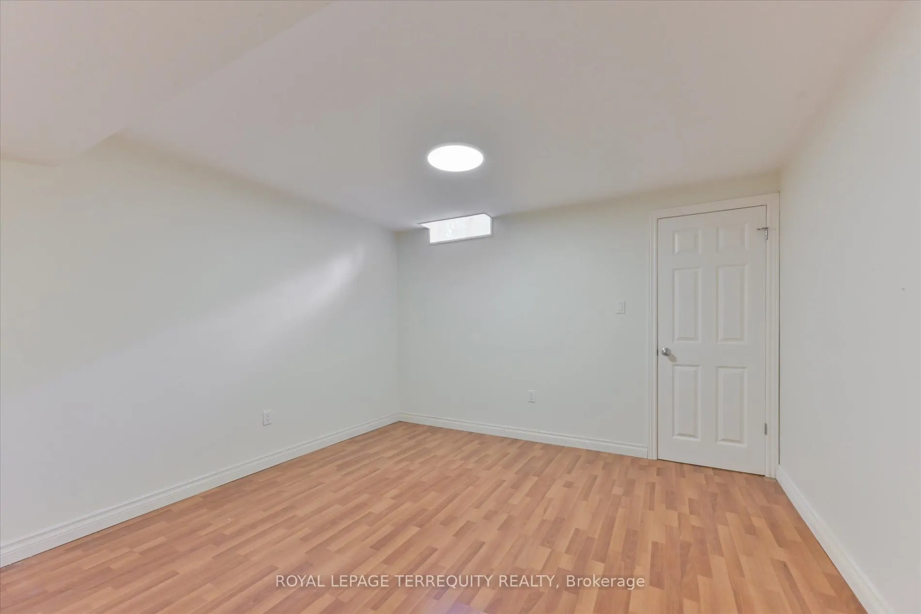 2216 Dunvegan Avenue