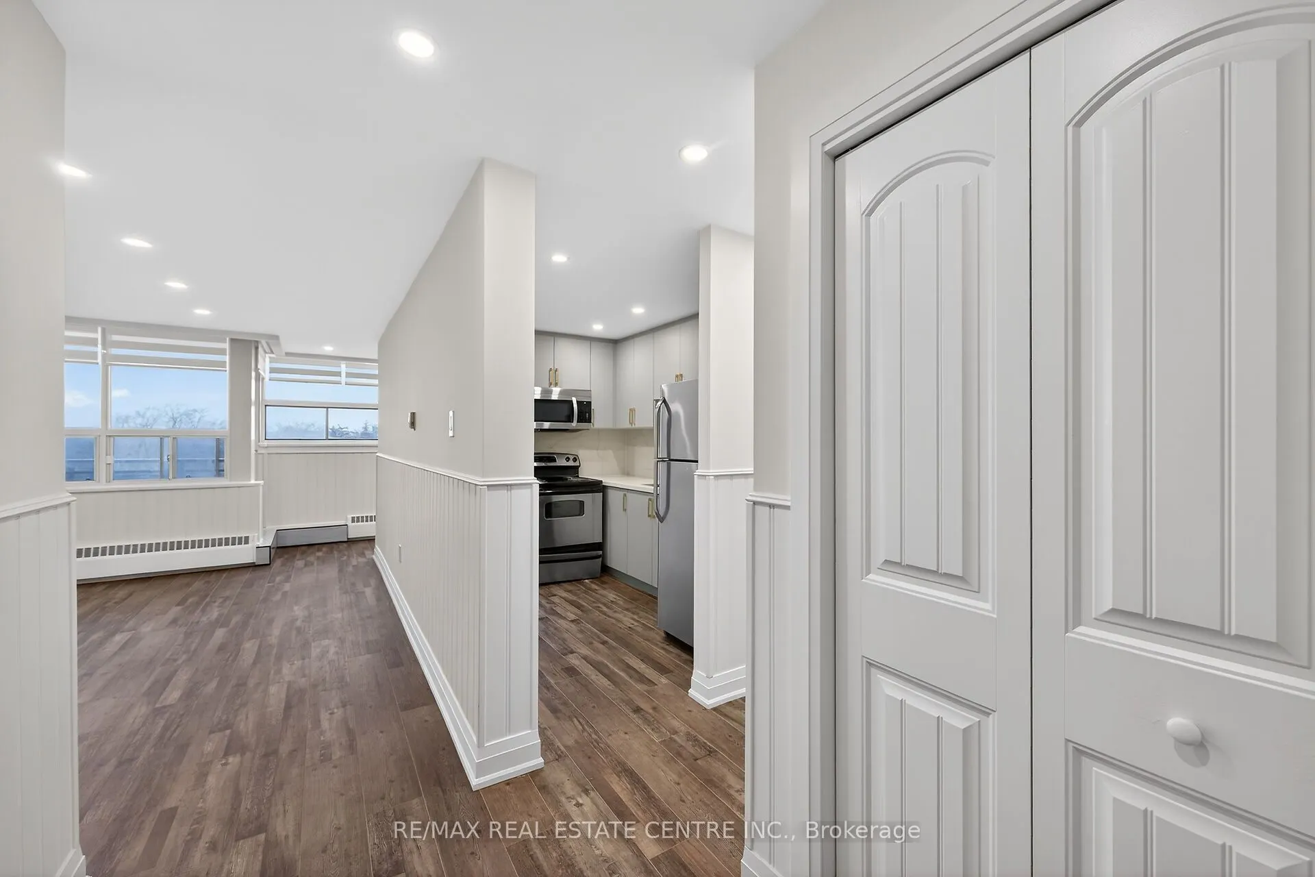 212 Kerr Street #702