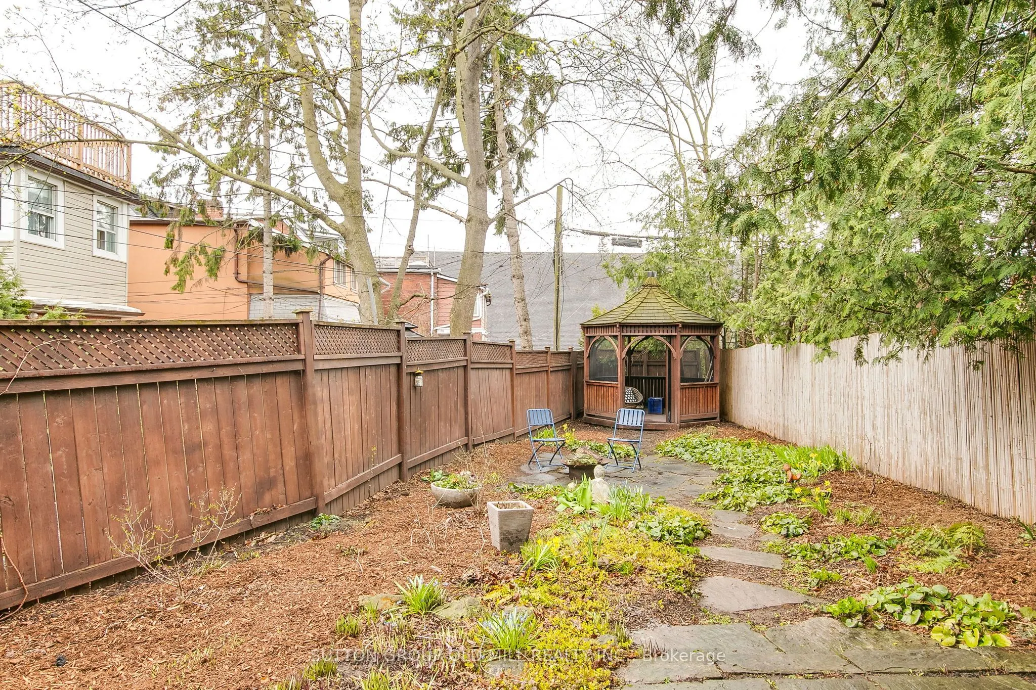 1 Algonquin Avenue