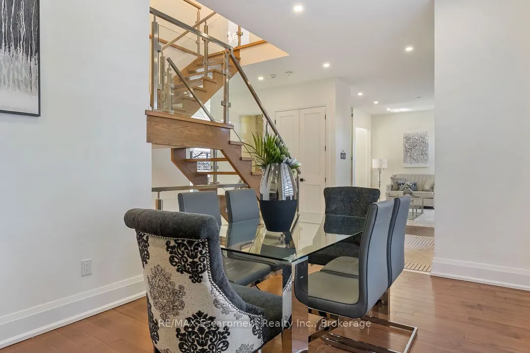 1526 Bridge Road
