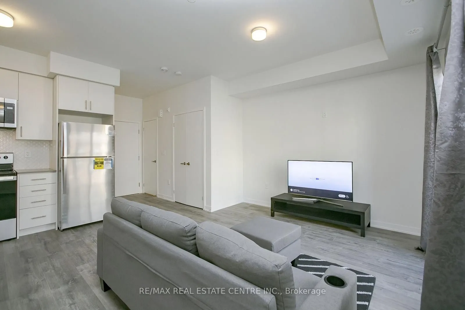 3556 Colonial Drive #4