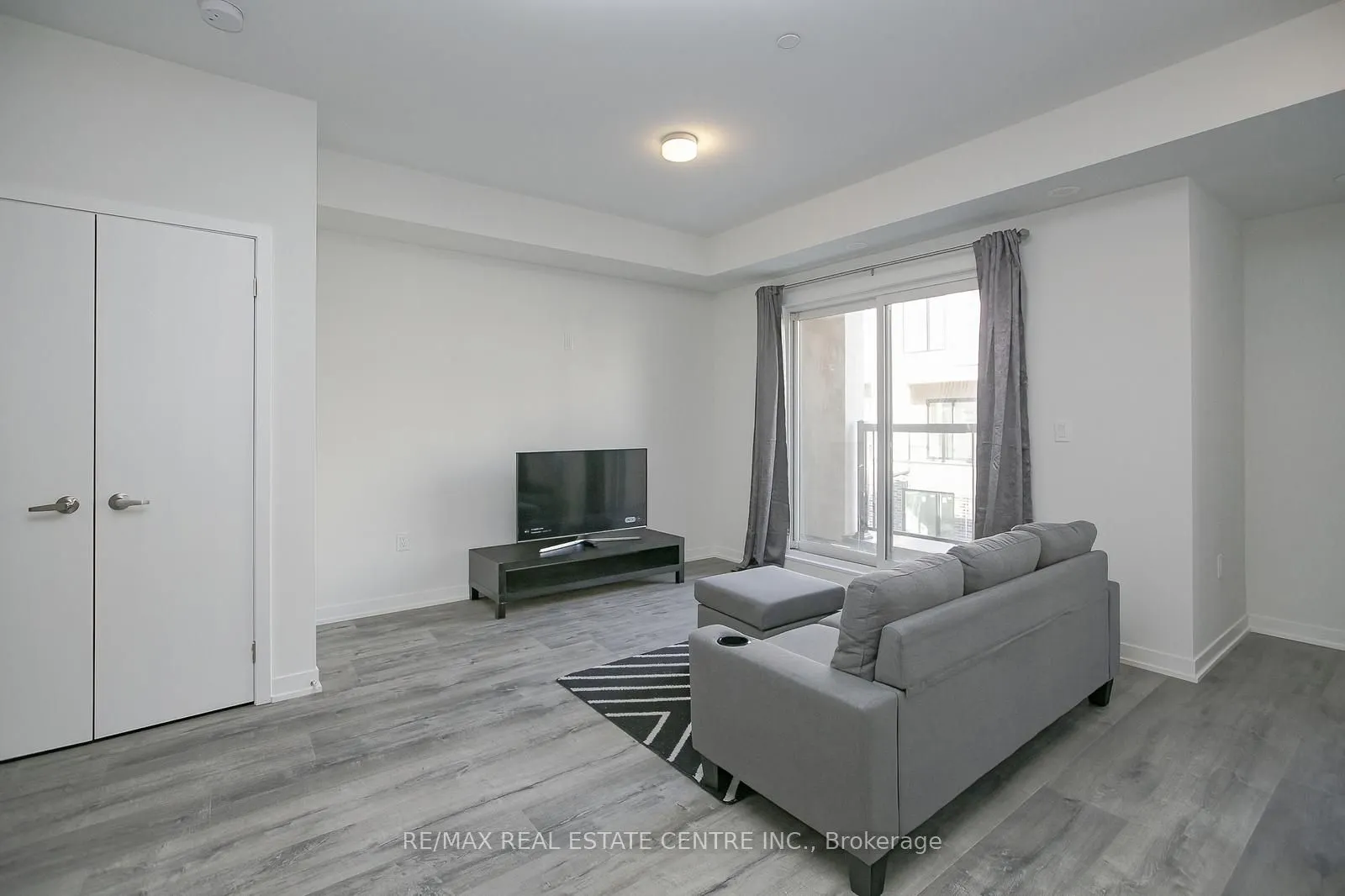 3556 Colonial Drive #4