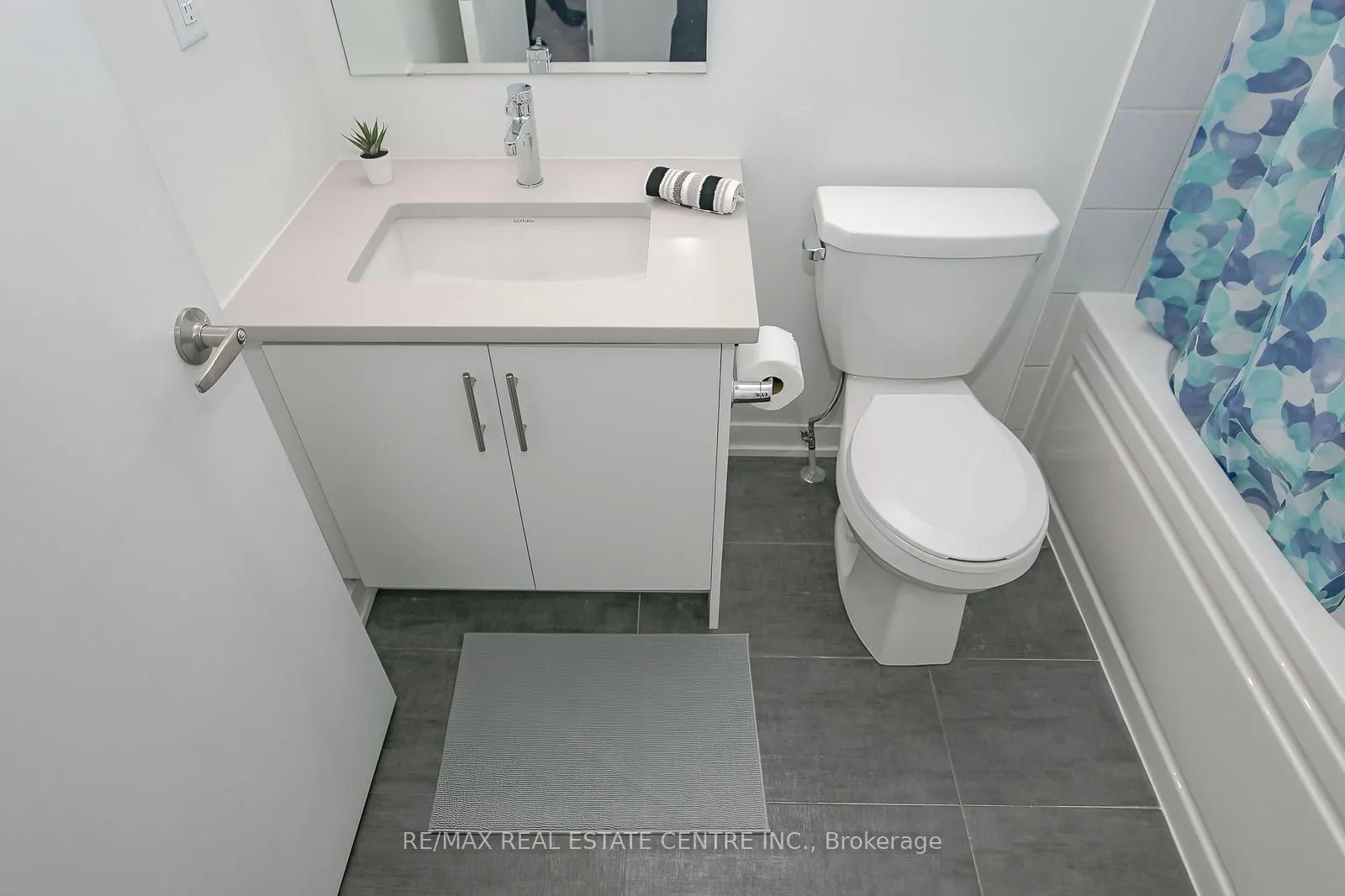 3556 Colonial Drive #4