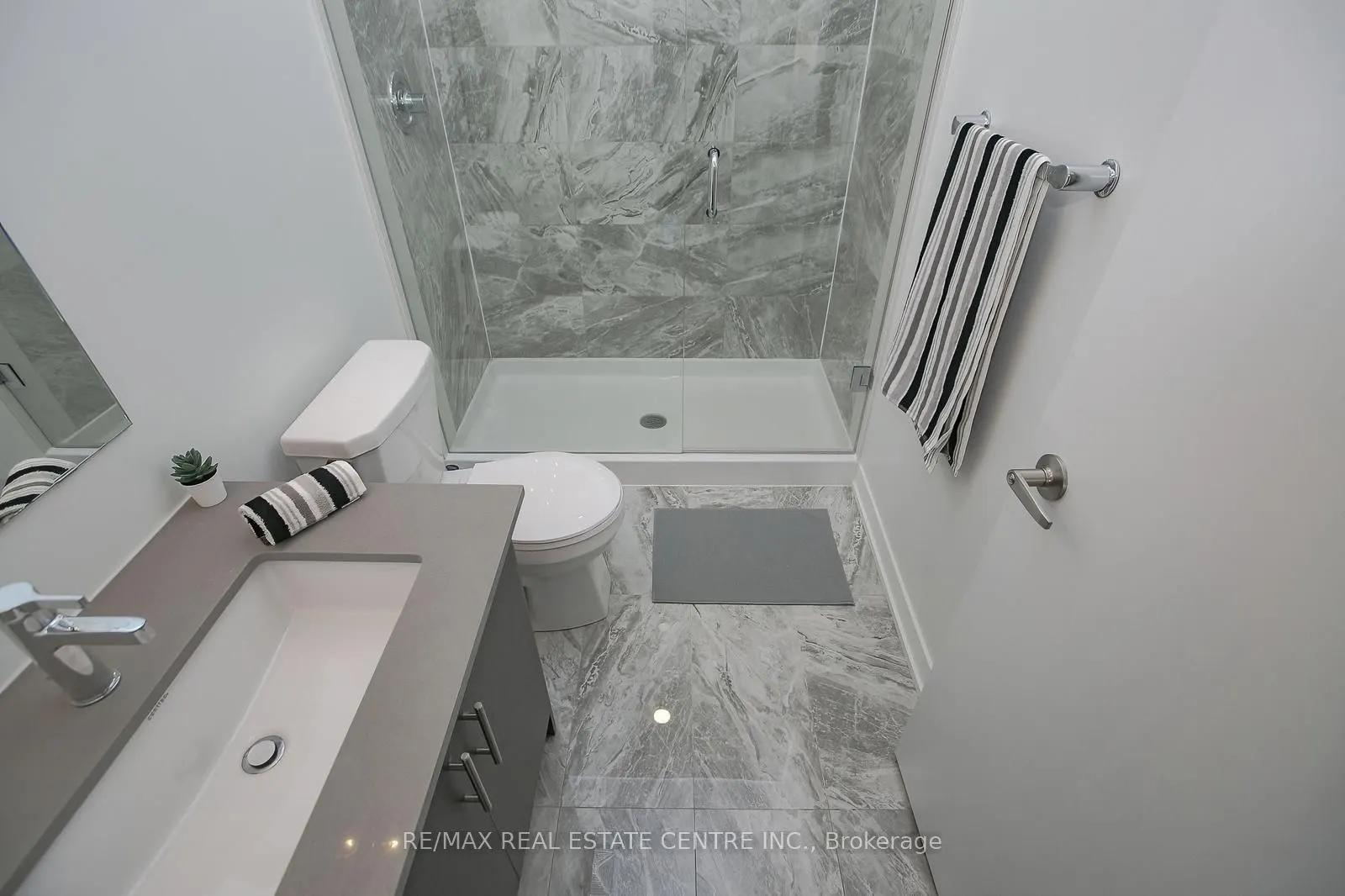 3556 Colonial Drive #4