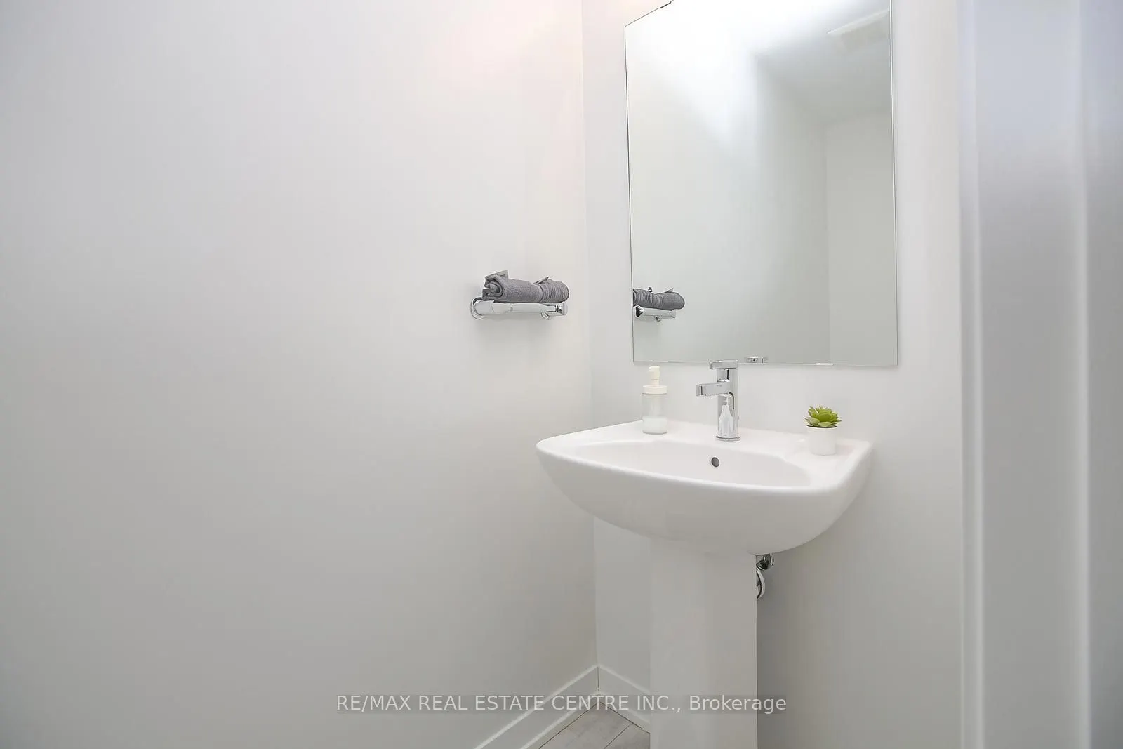 3556 Colonial Drive #4