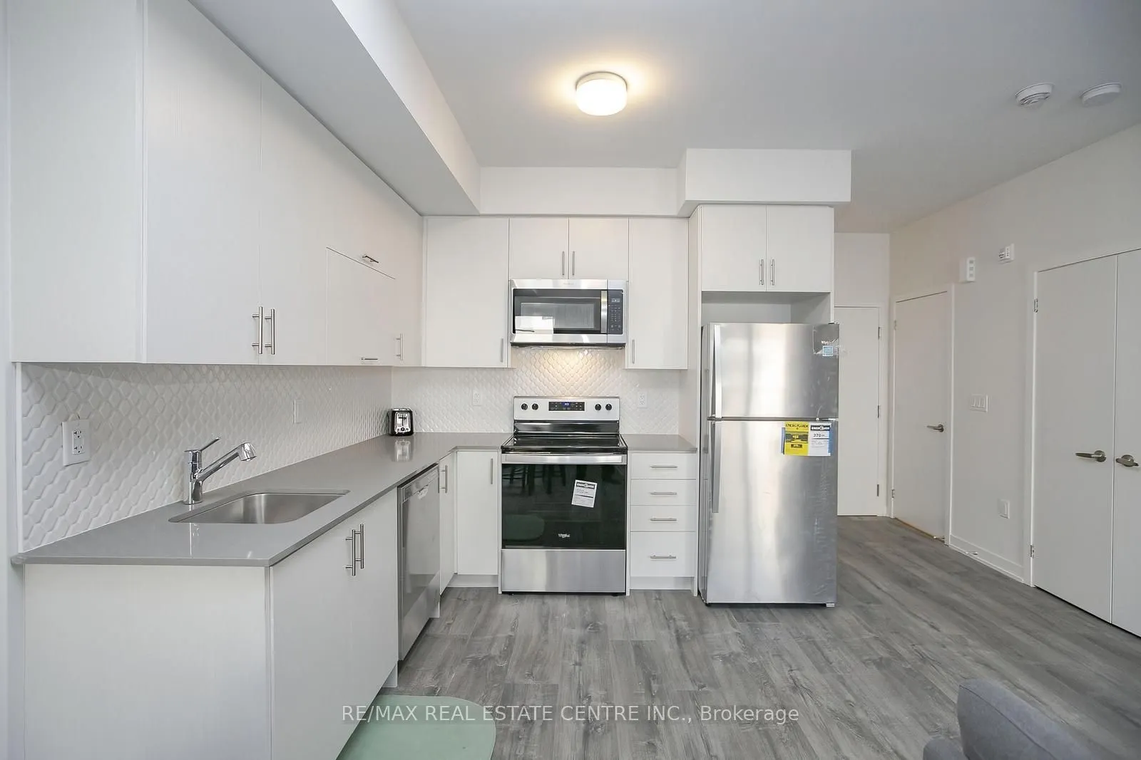 3556 Colonial Drive #4