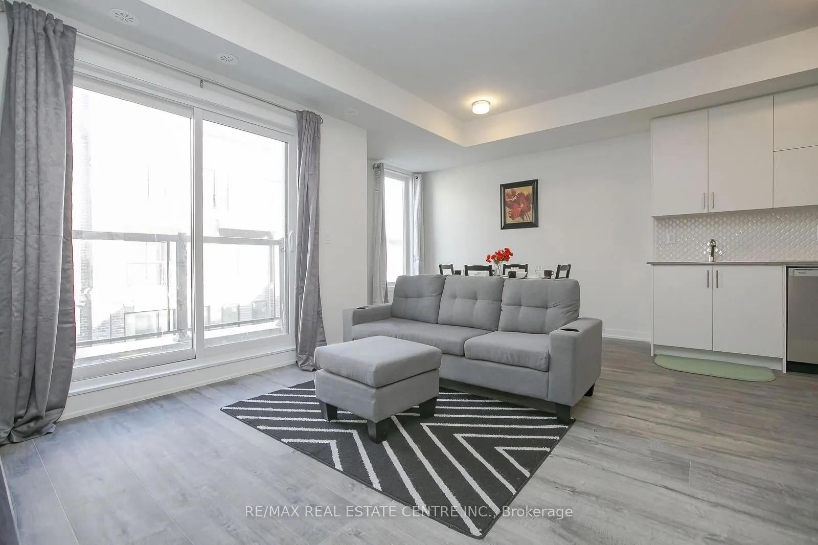 3556 Colonial Drive #4