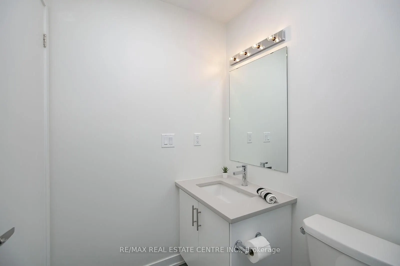 3556 Colonial Drive #4