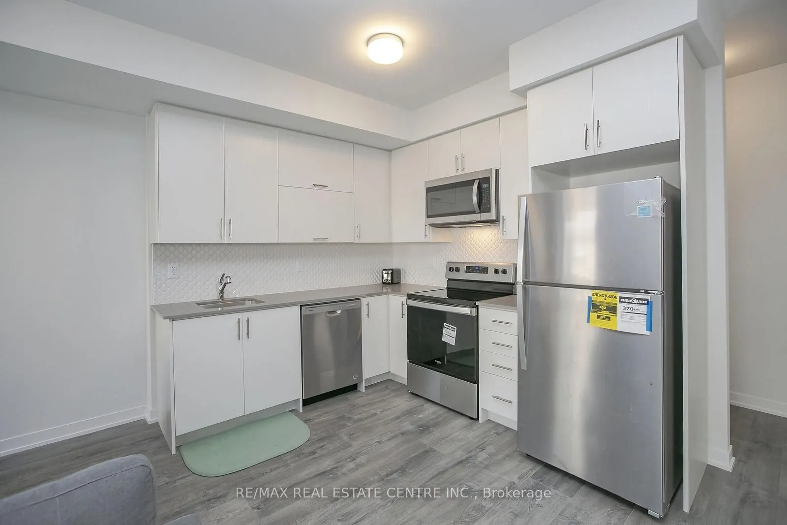 3556 Colonial Drive #4