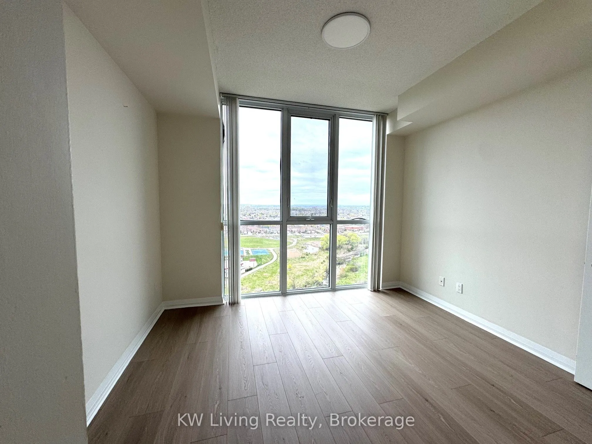 75 Eglinton Avenue W #1807