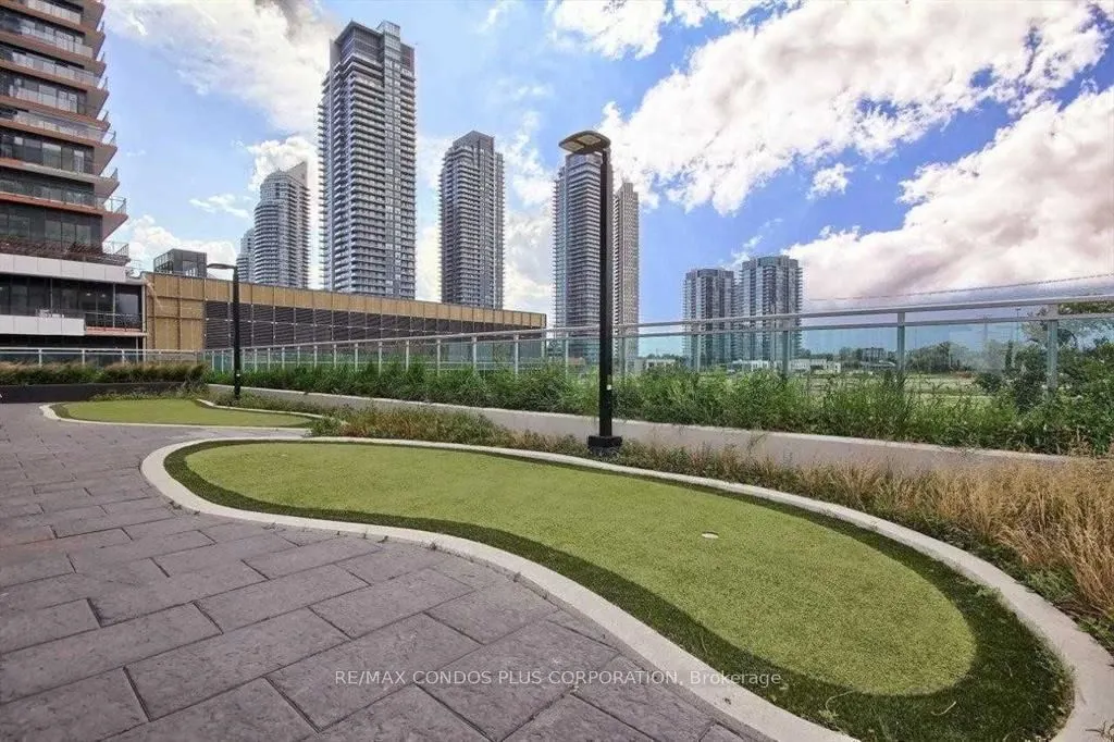 33 Shore Breeze Drive #3901