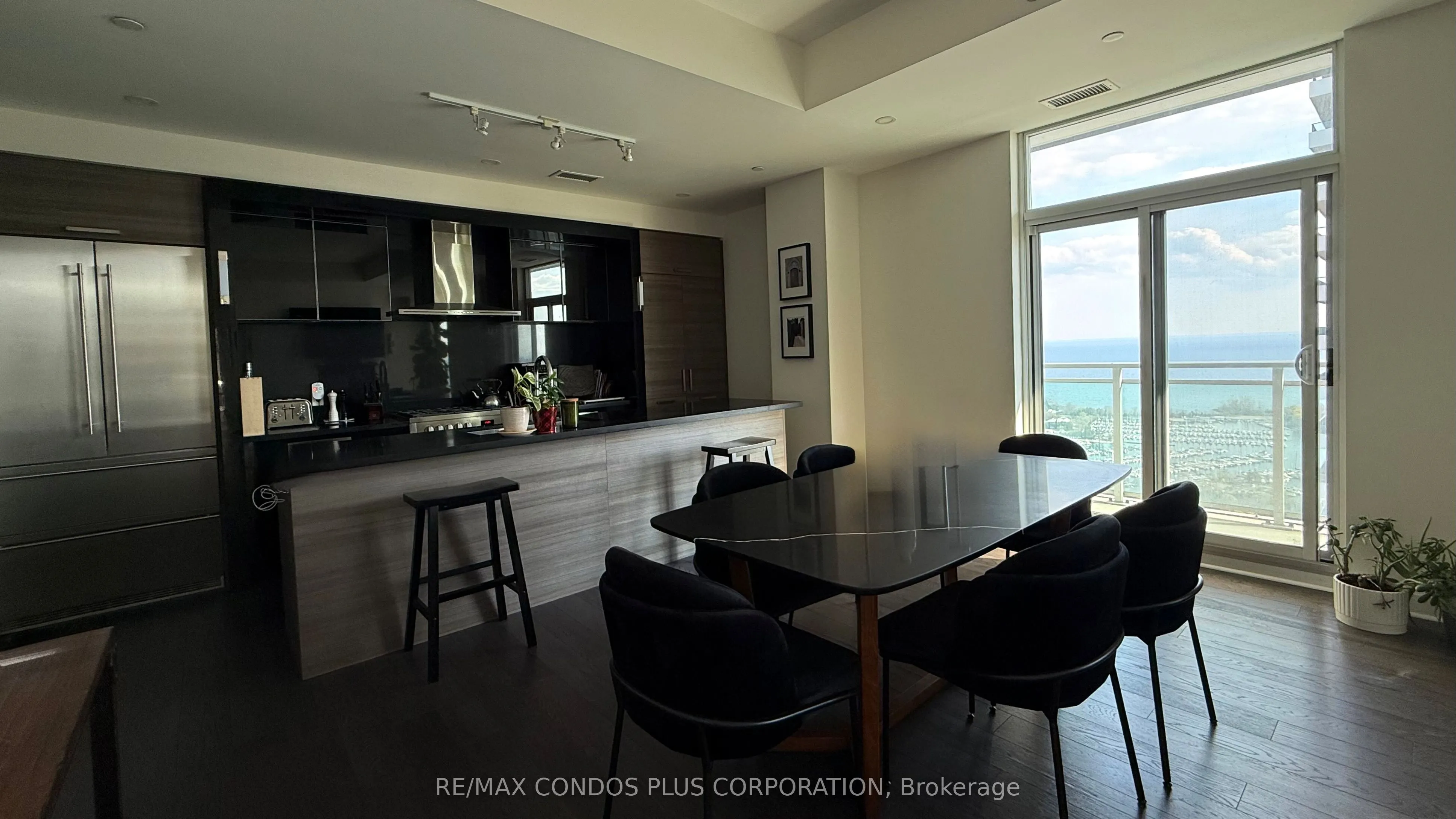 33 Shore Breeze Drive #3901