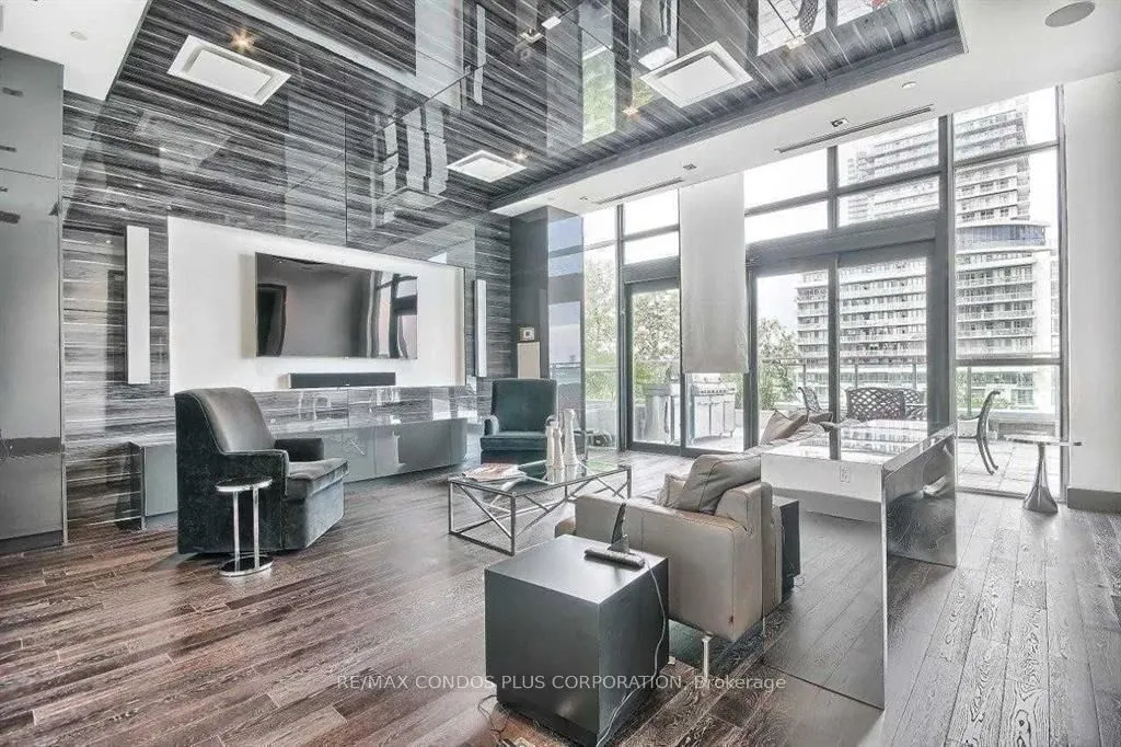 33 Shore Breeze Drive #3901