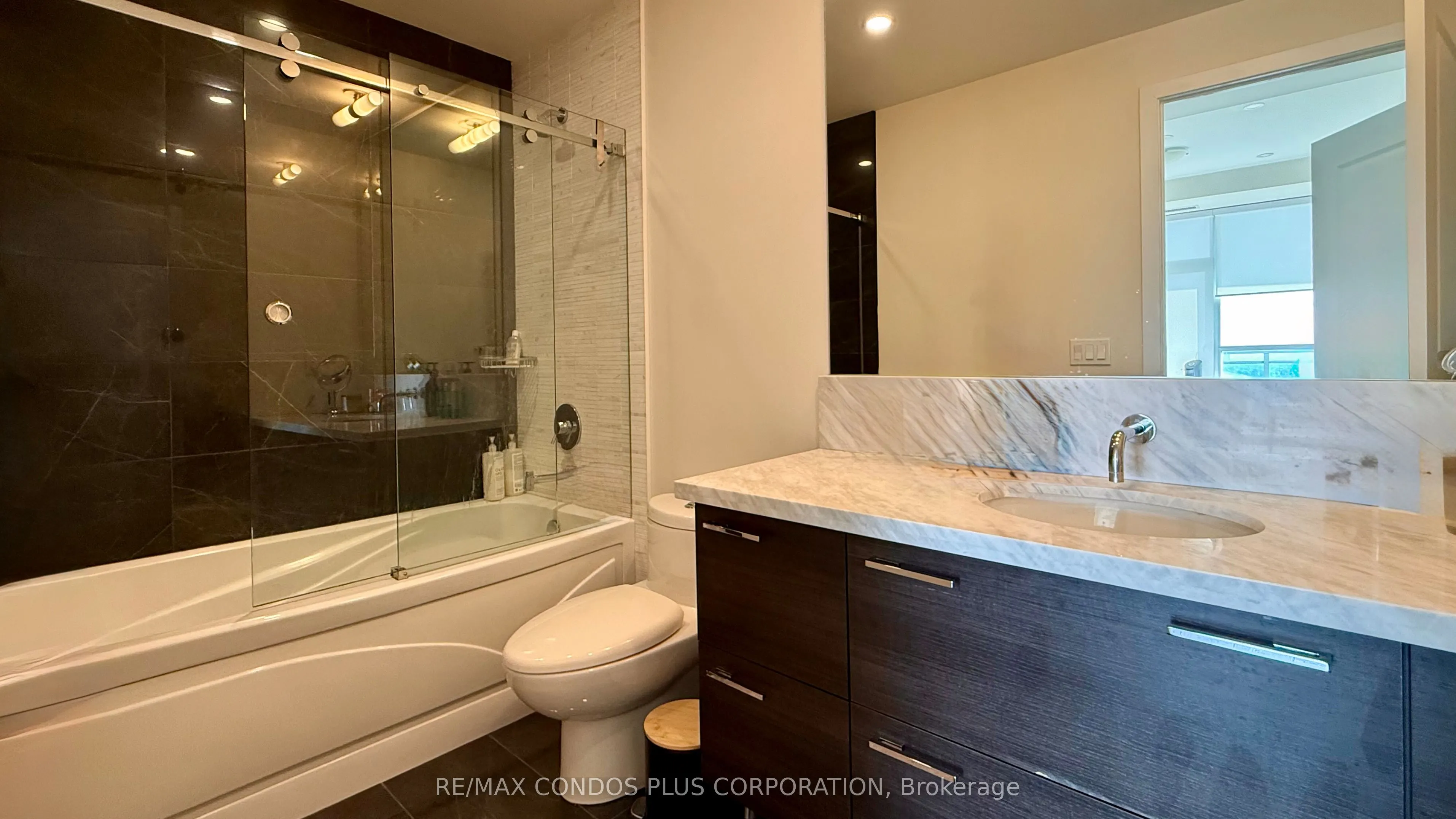 33 Shore Breeze Drive #3901