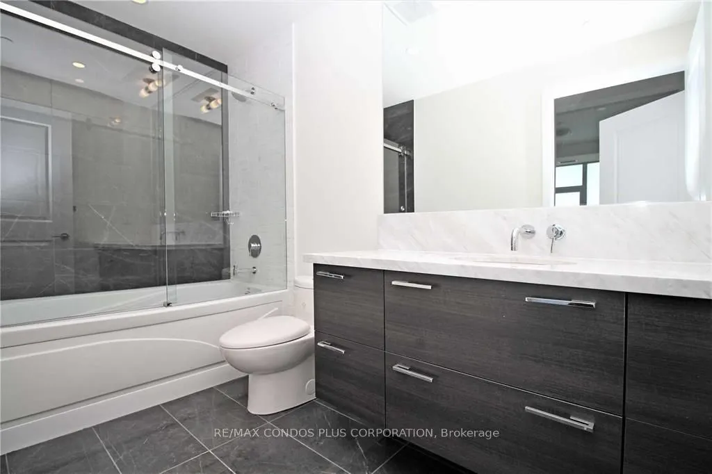33 Shore Breeze Drive #3901