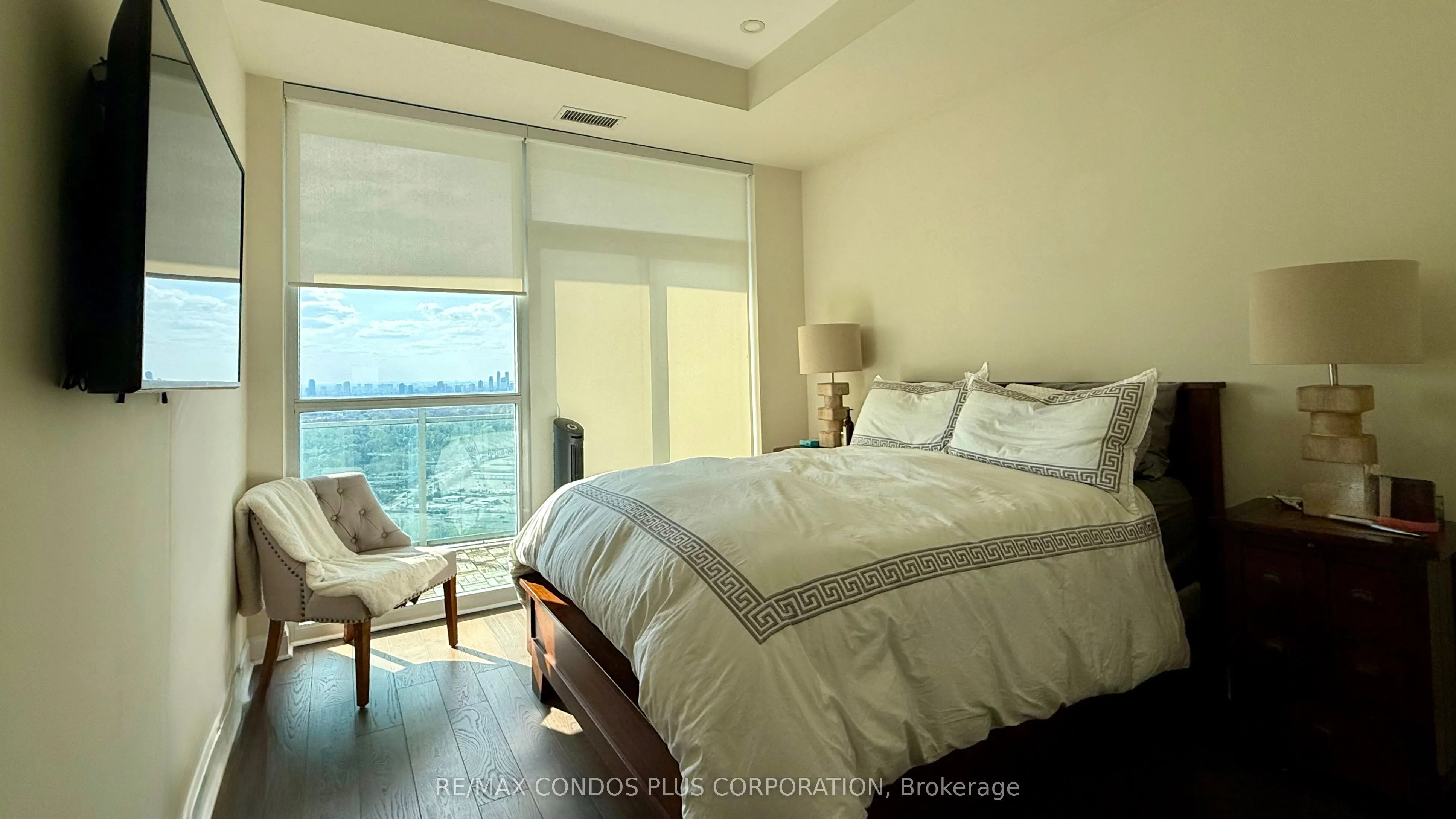 33 Shore Breeze Drive #3901