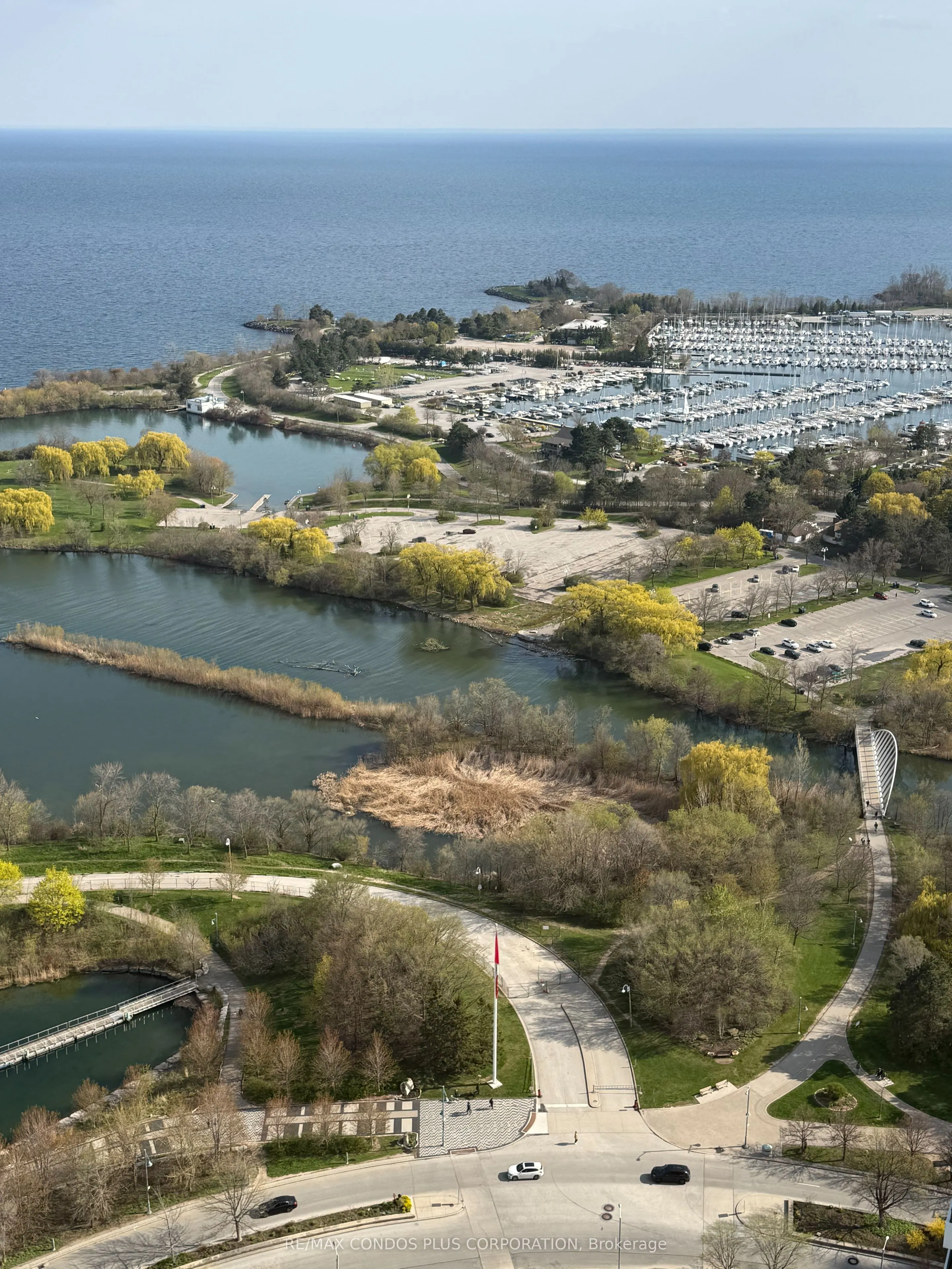 33 Shore Breeze Drive #3901