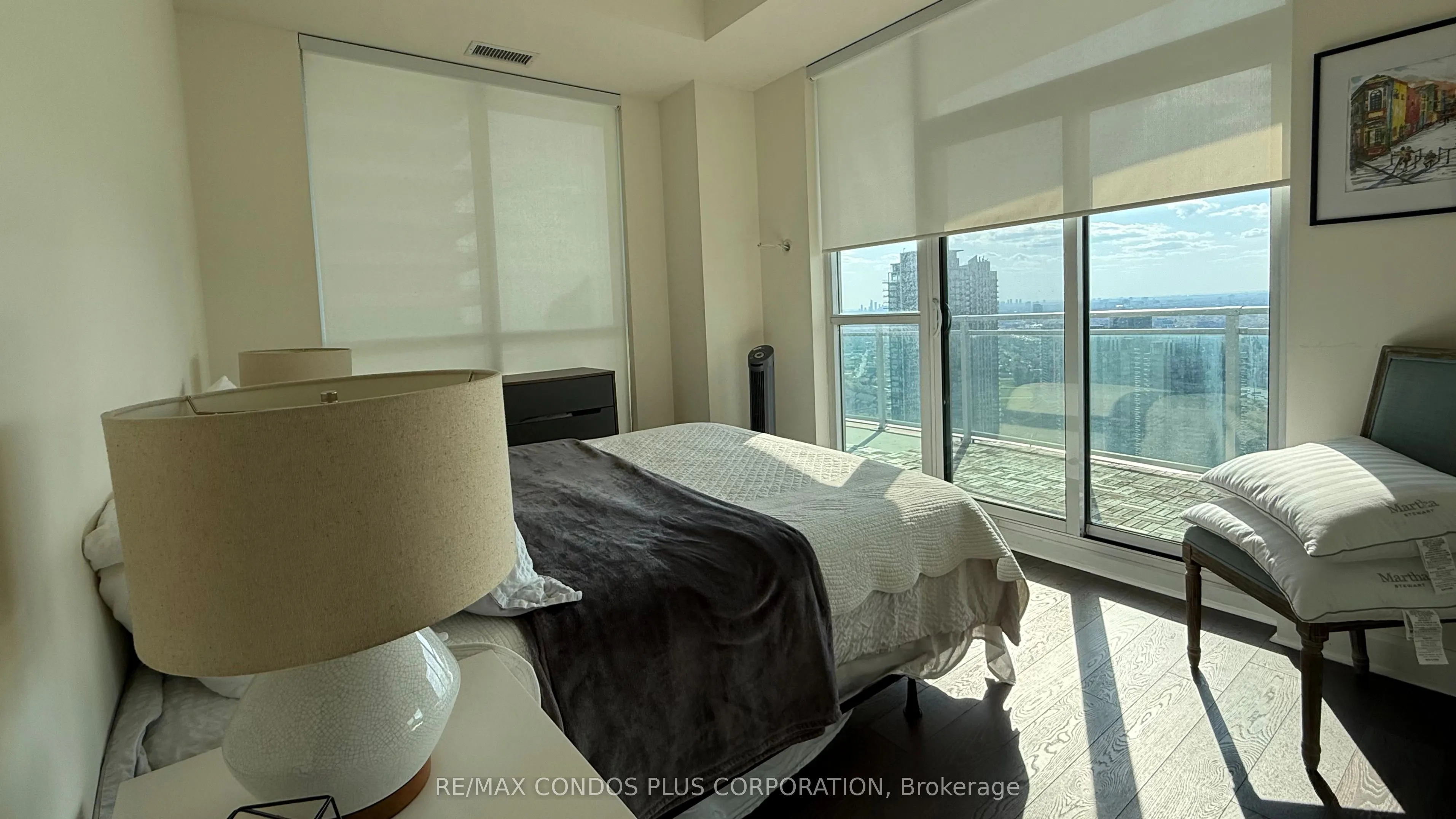 33 Shore Breeze Drive #3901