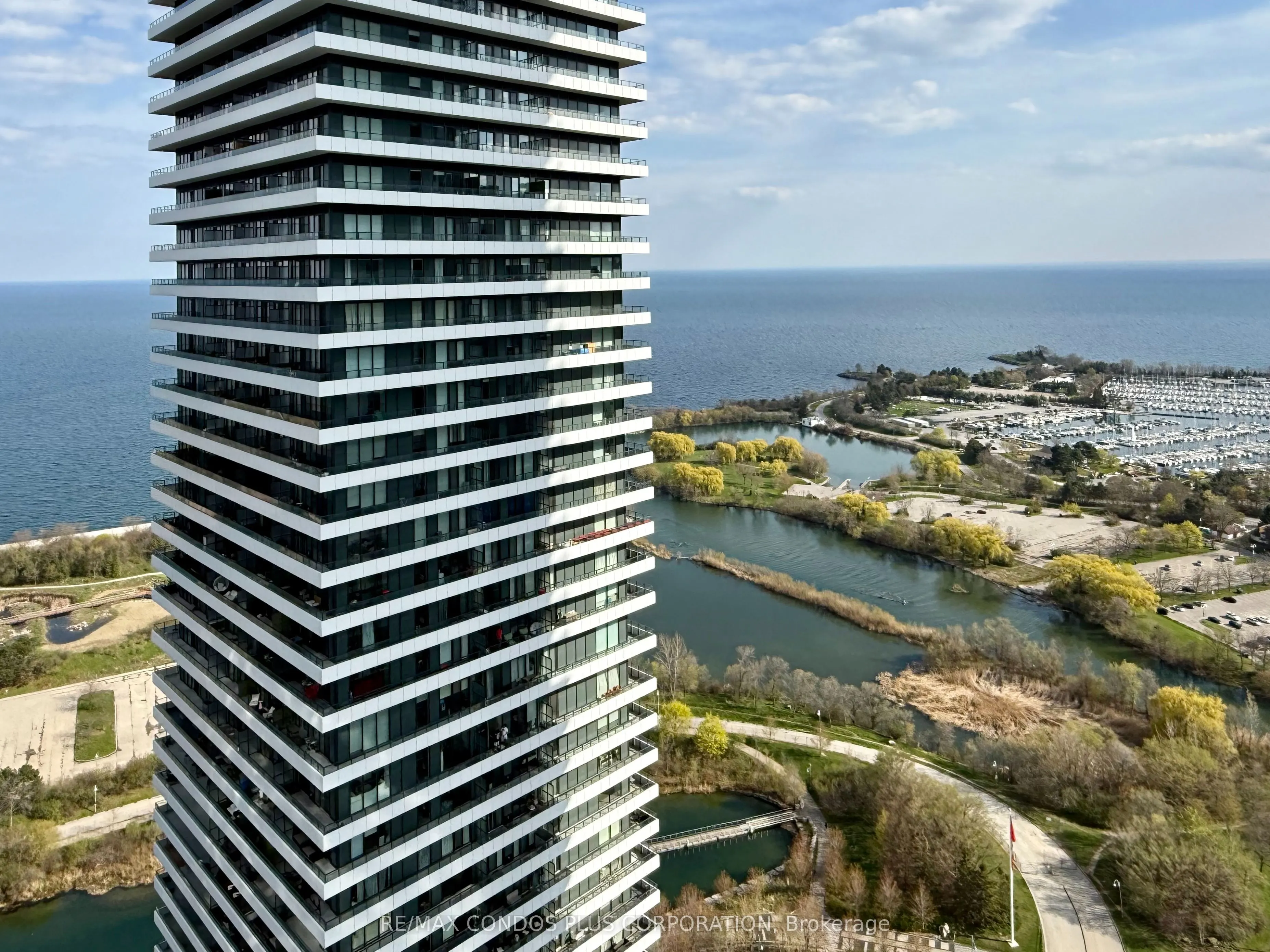 33 Shore Breeze Drive #3901