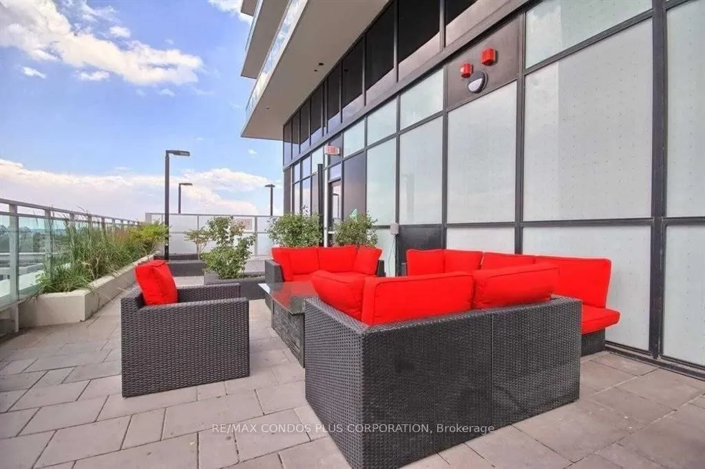 33 Shore Breeze Drive #3901