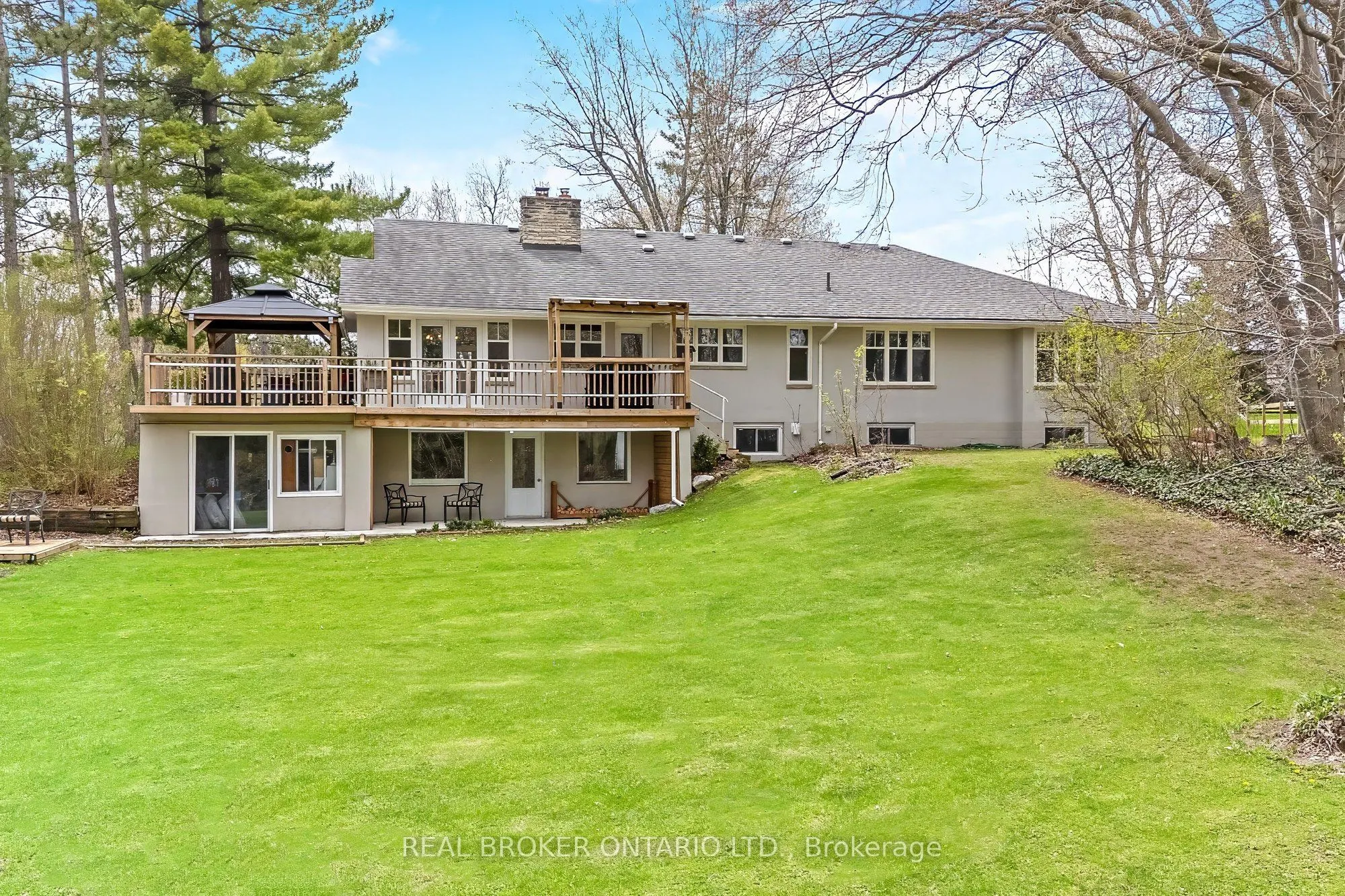 161 Confederation Street