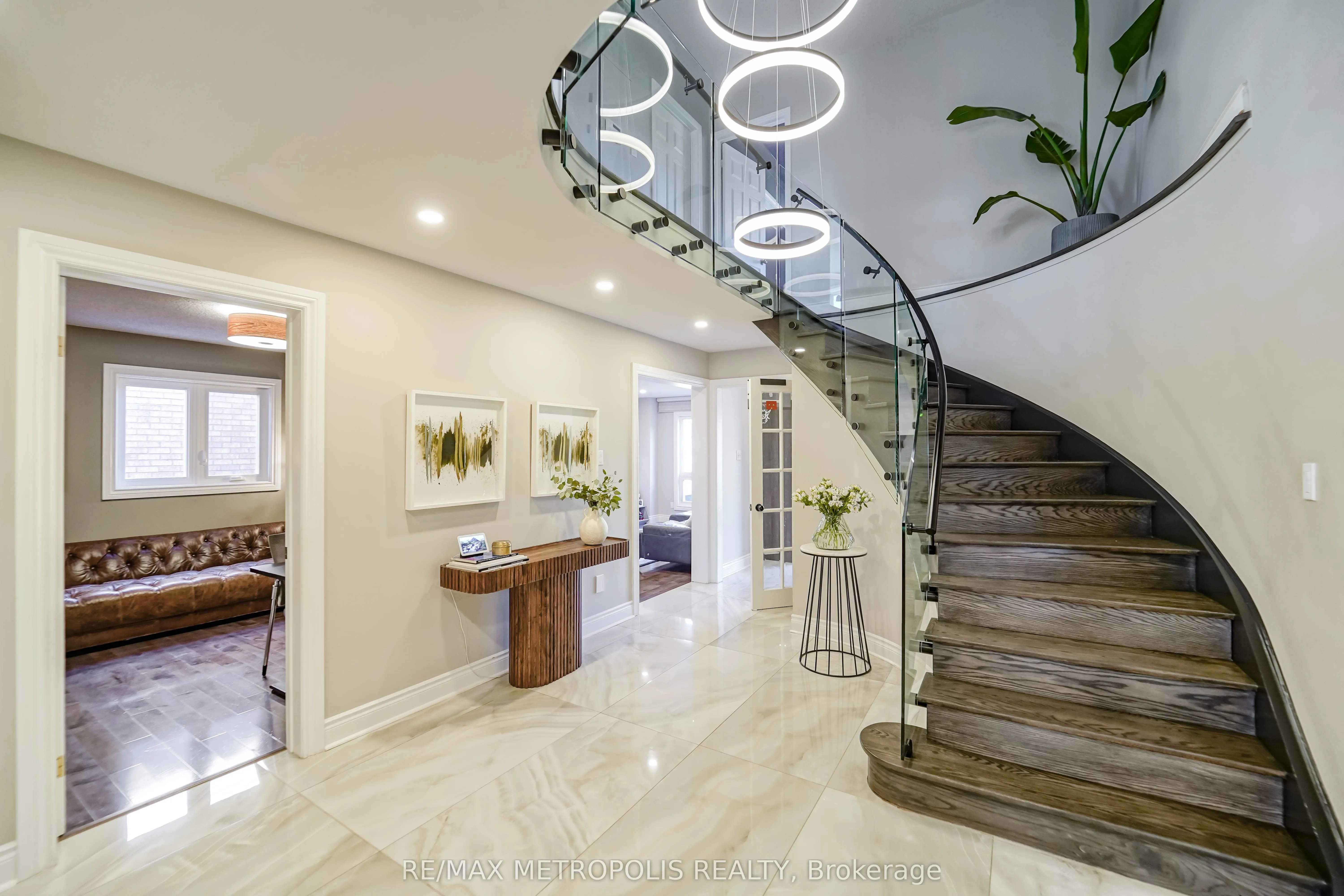 4392 Grassland Crescent