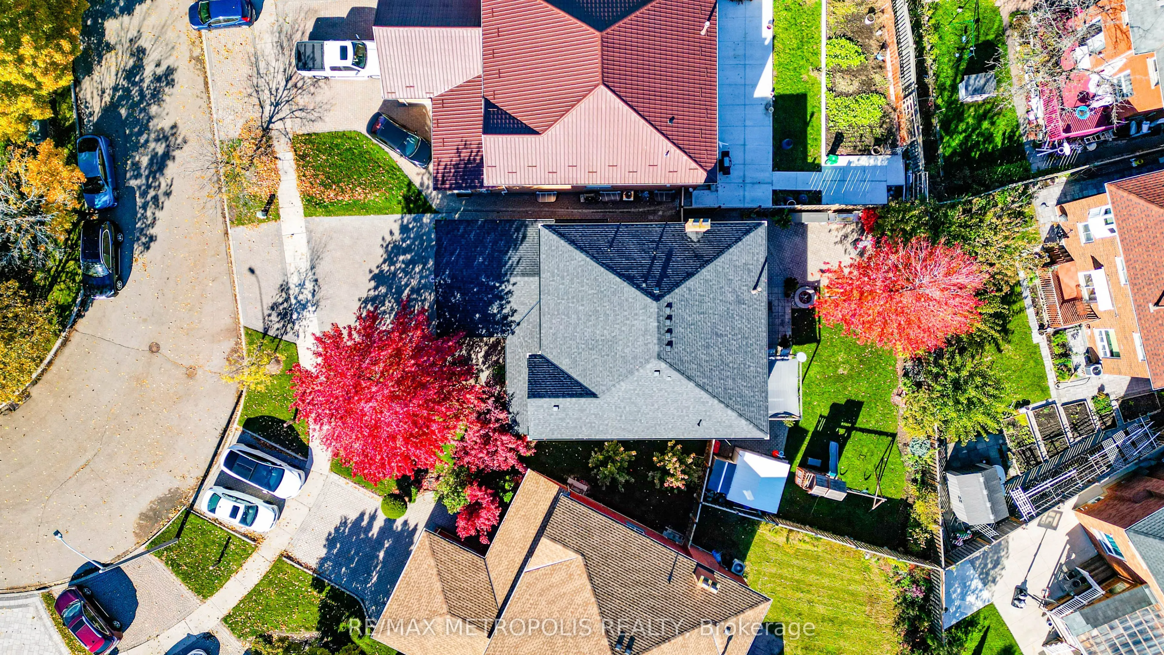 4392 Grassland Crescent