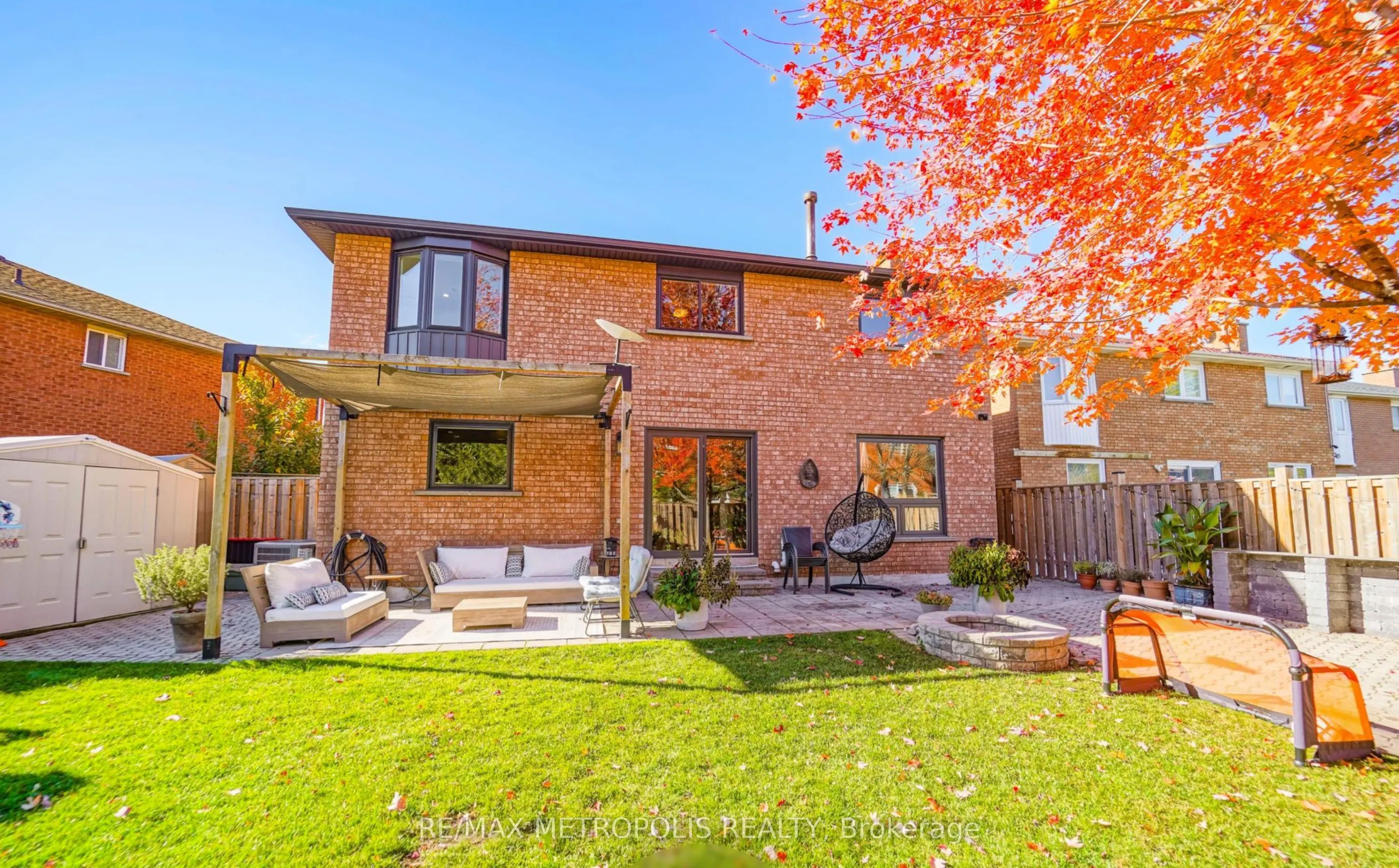 4392 Grassland Crescent