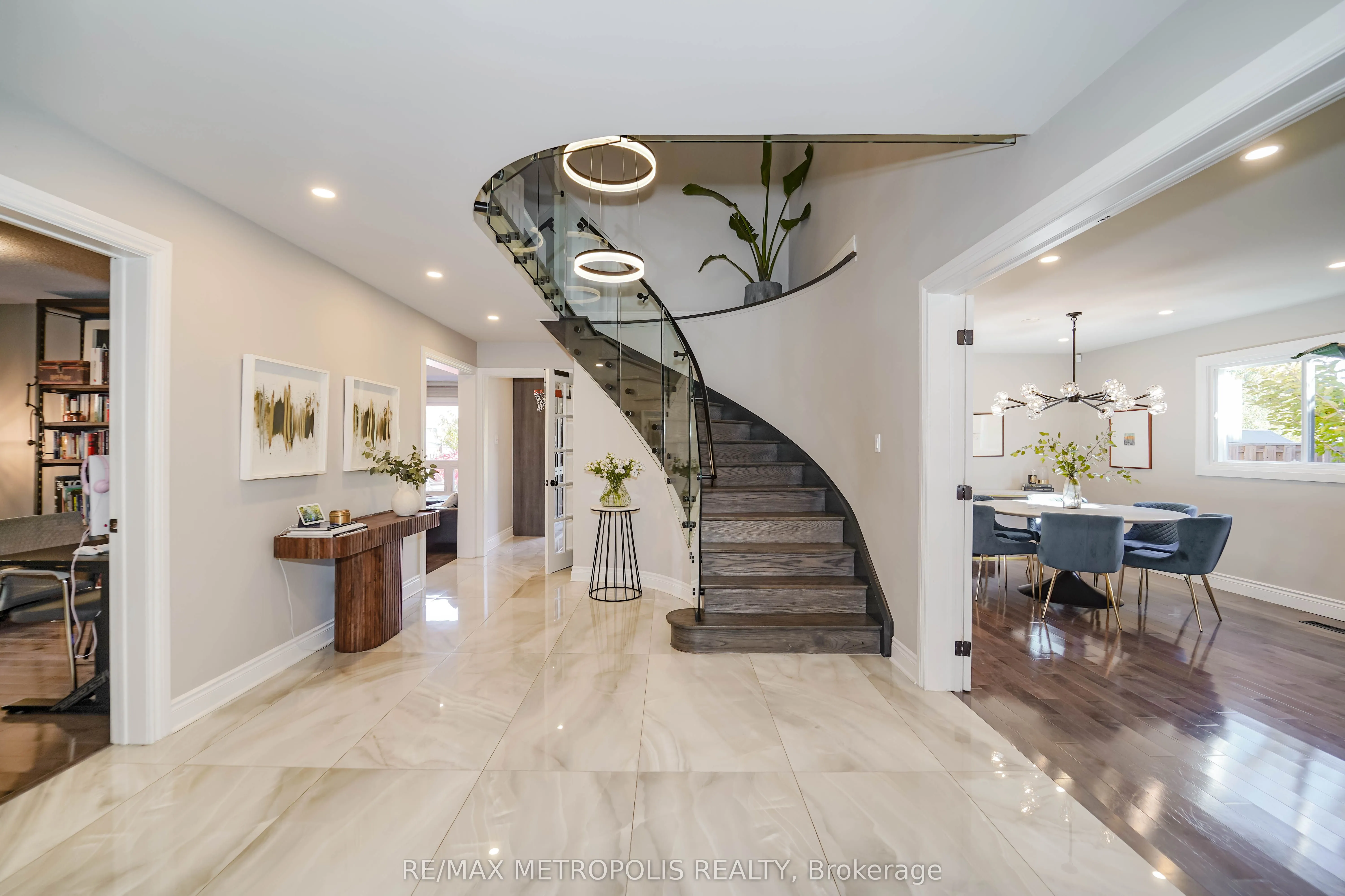 4392 Grassland Crescent