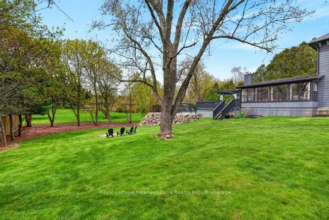 53 CAMPBELL Avenue E