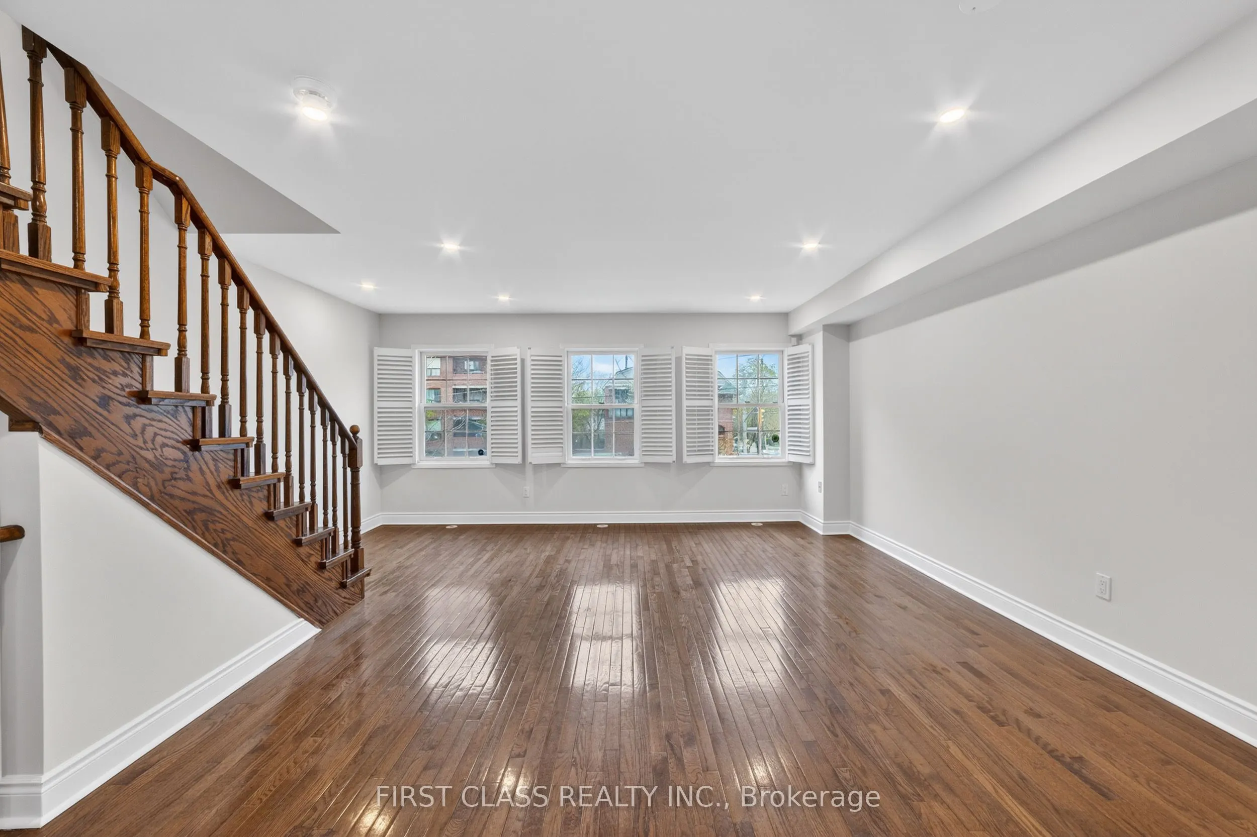 3076 Lake Shore Boulevard W #Th10