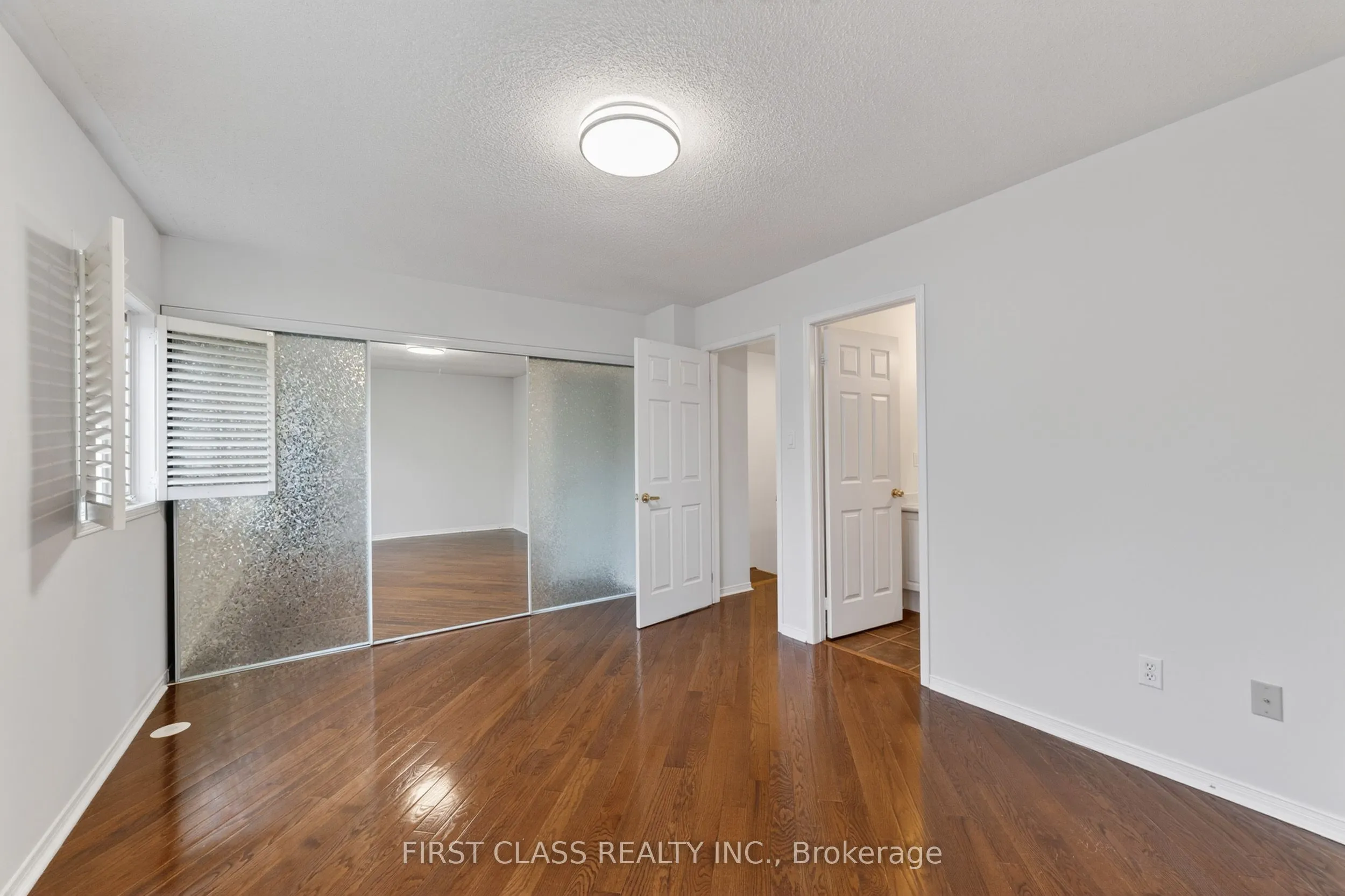 3076 Lake Shore Boulevard W #Th10