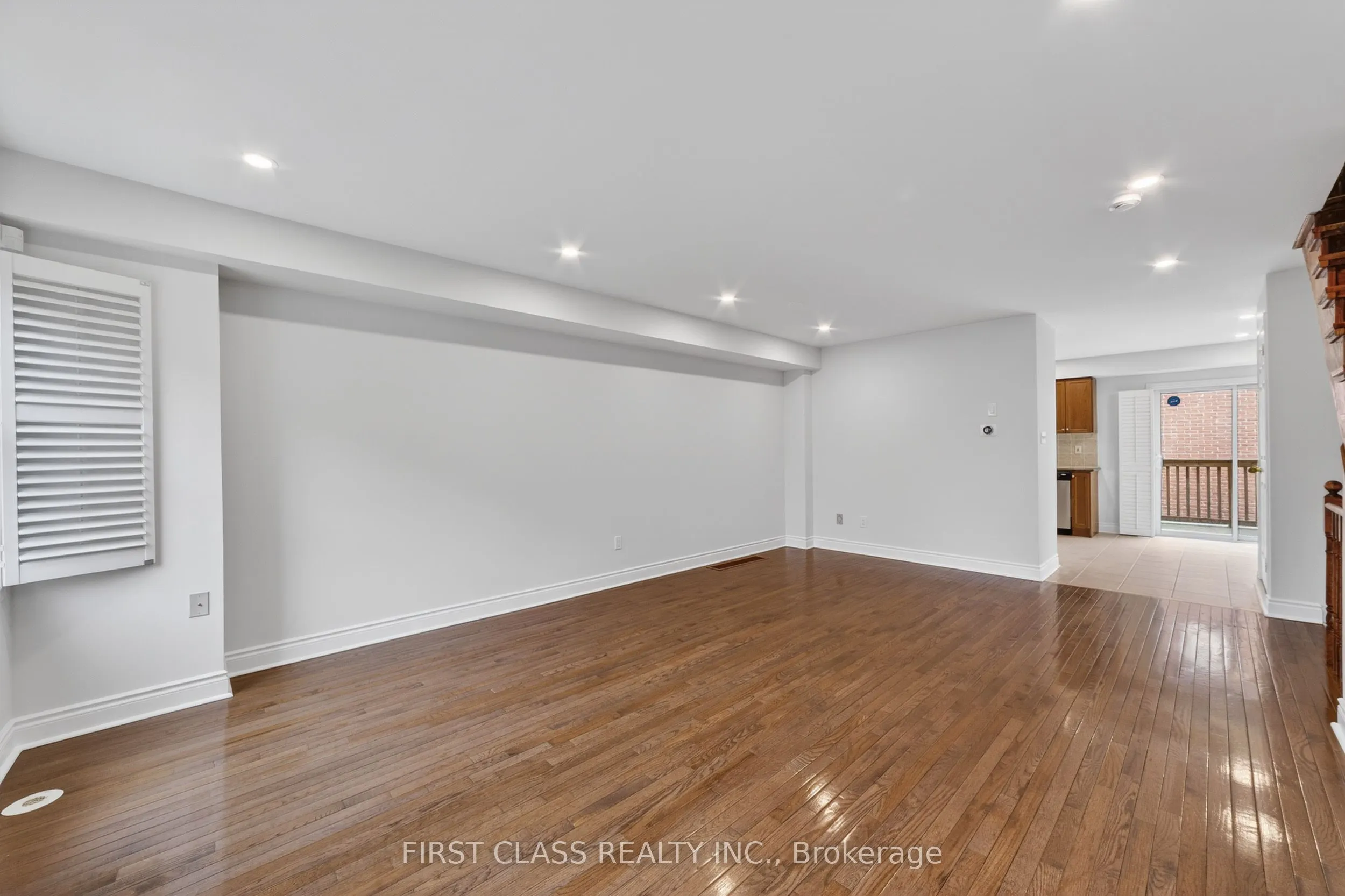3076 Lake Shore Boulevard W #Th10