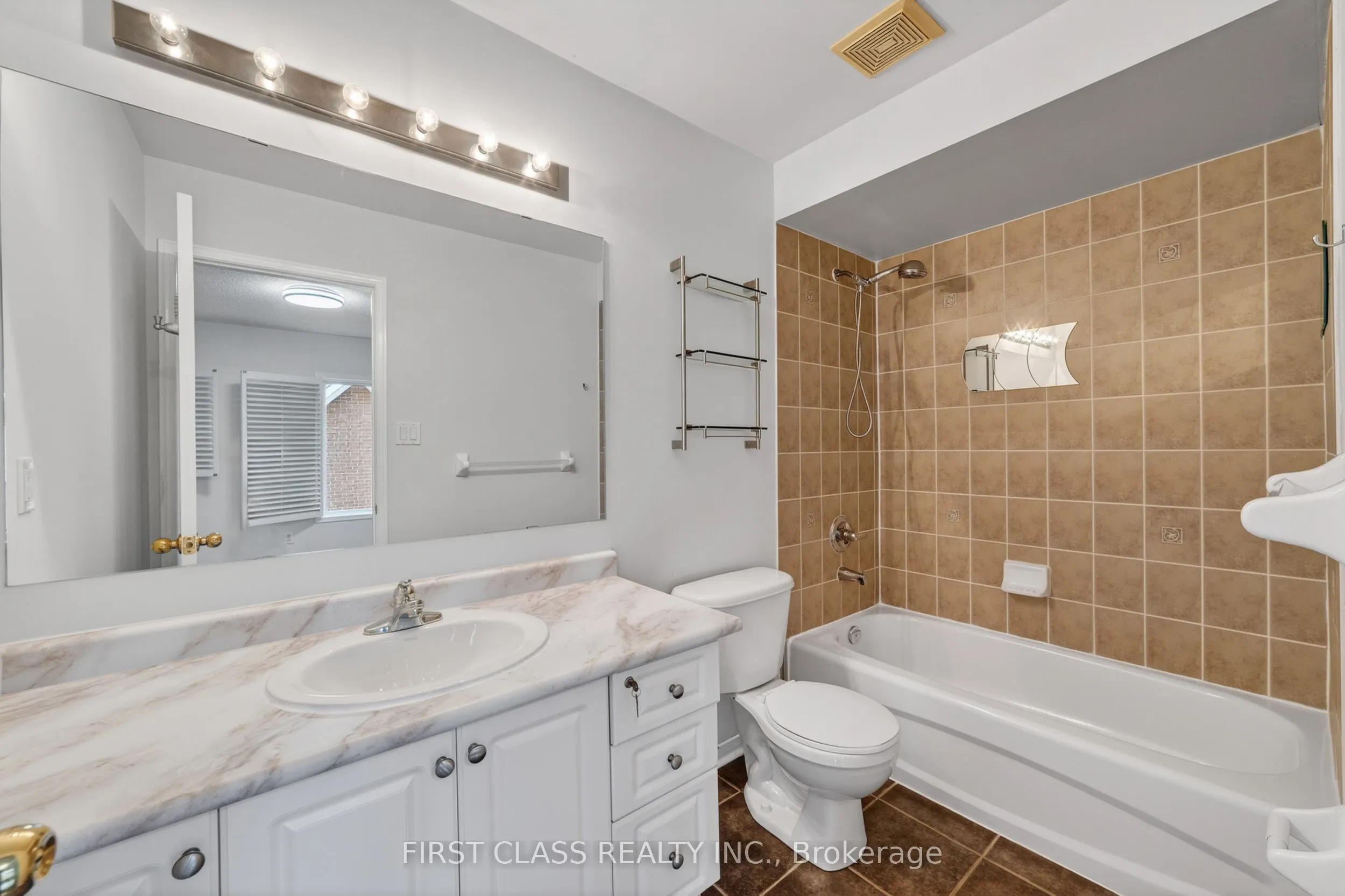 3076 Lake Shore Boulevard W #Th10
