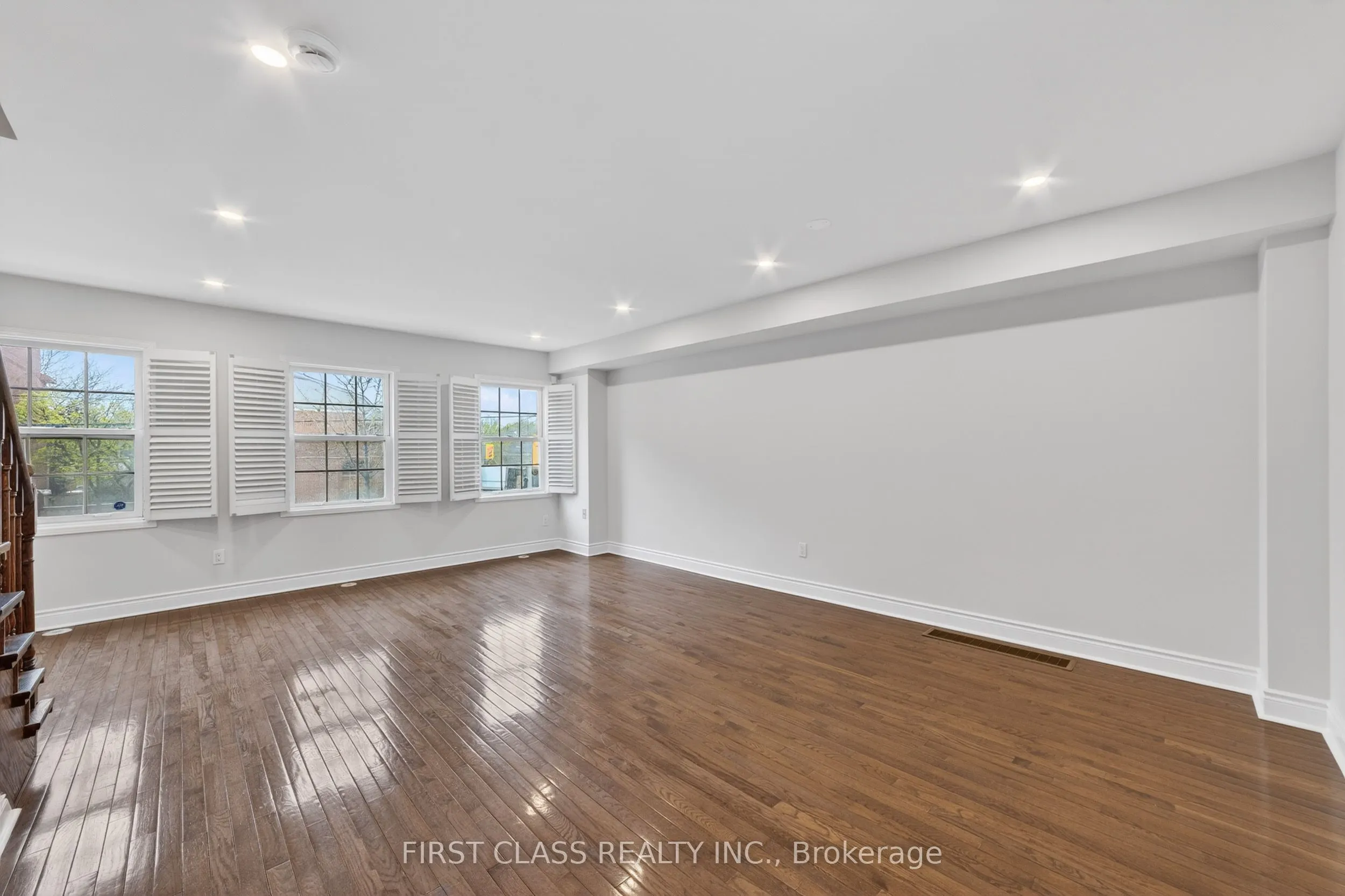 3076 Lake Shore Boulevard W #Th10