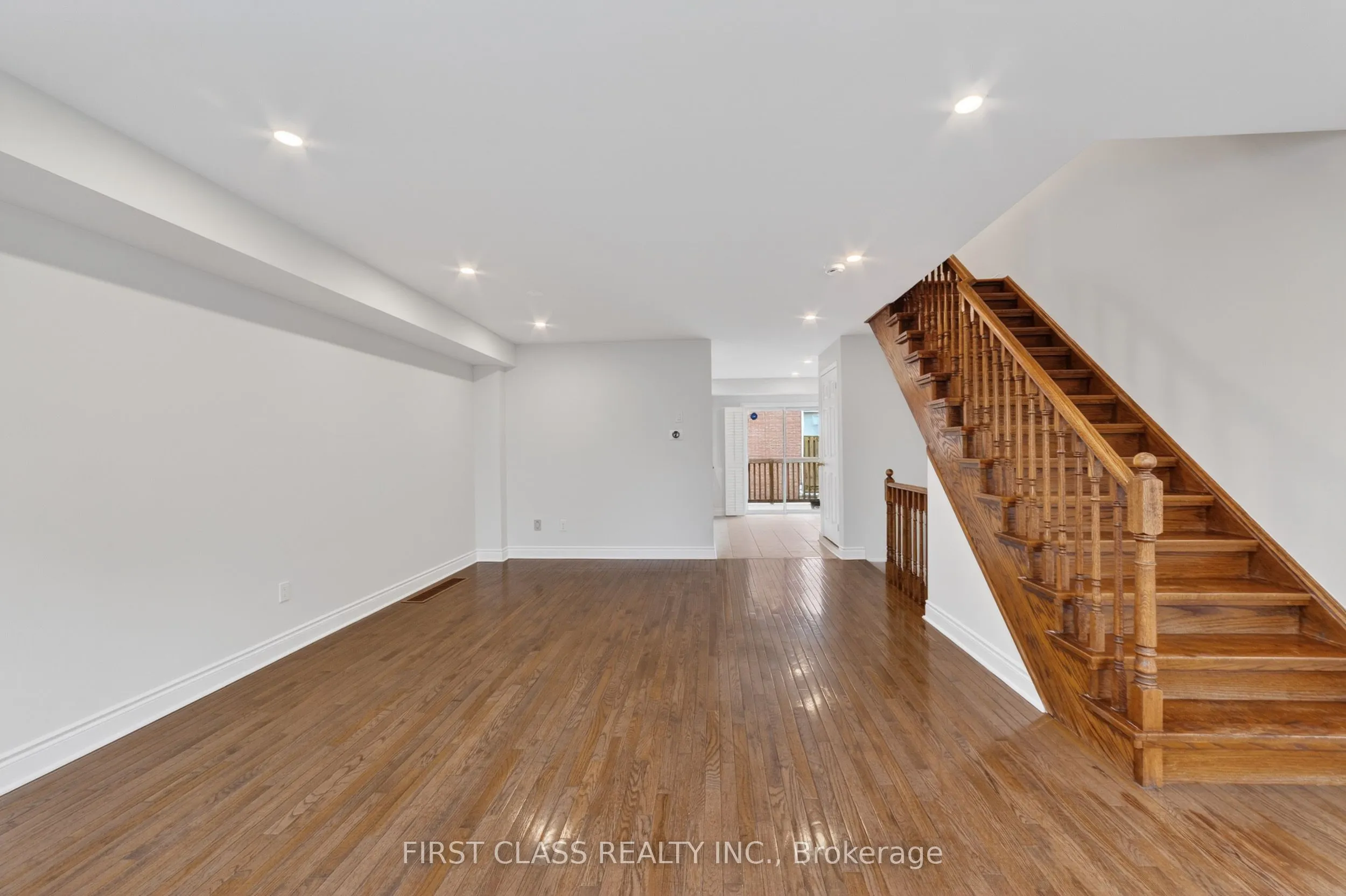 3076 Lake Shore Boulevard W #Th10