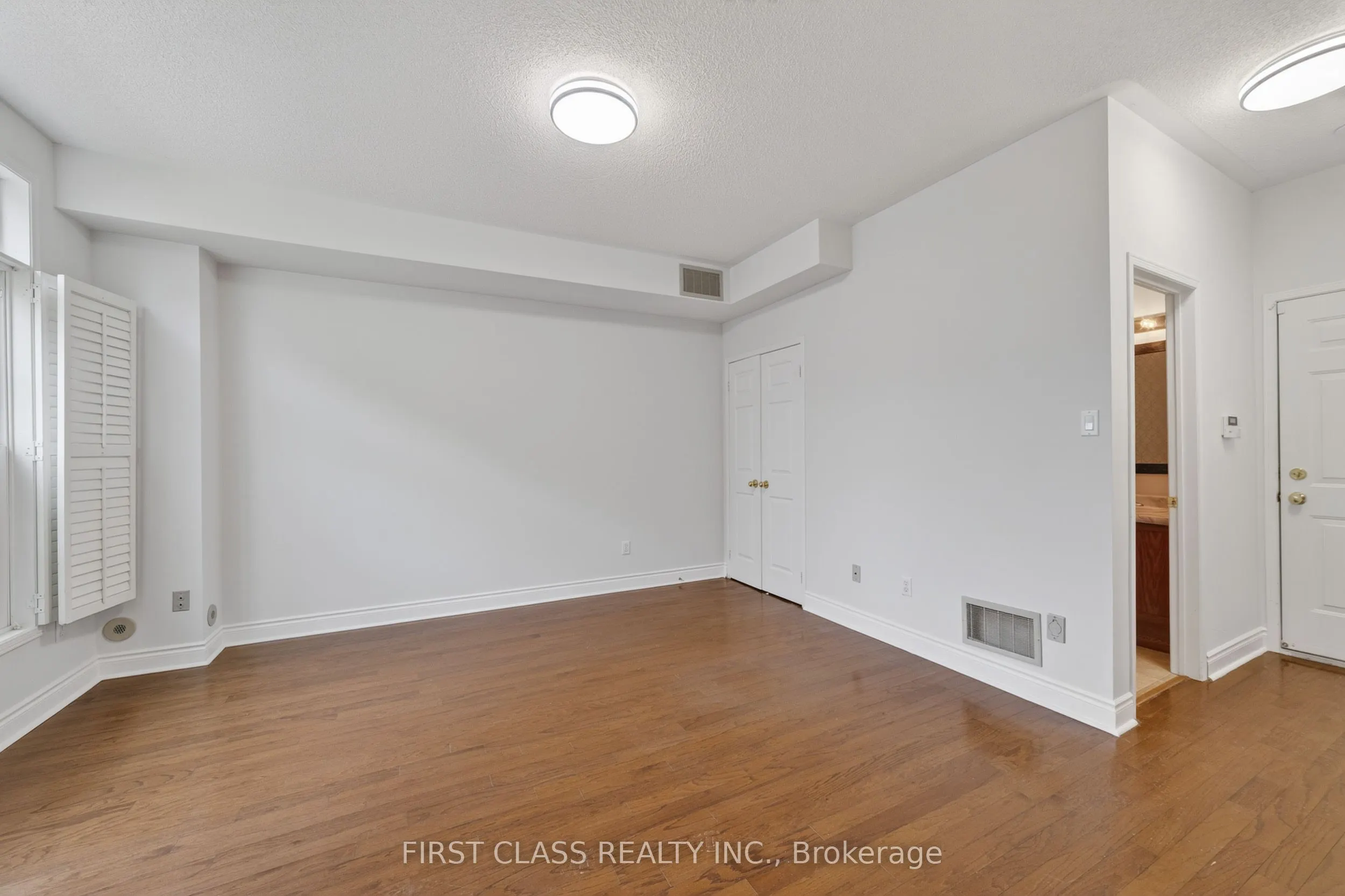 3076 Lake Shore Boulevard W #Th10