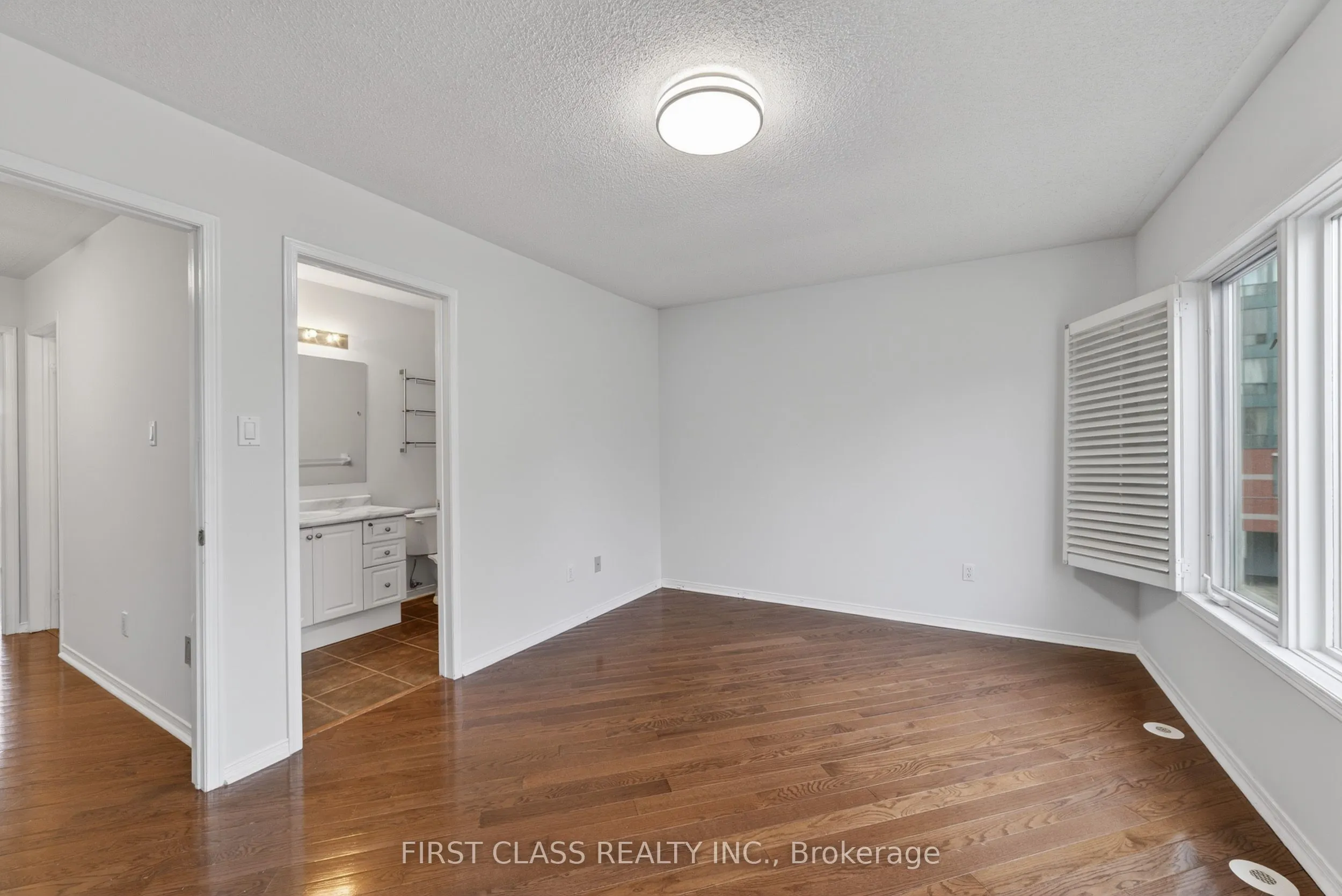3076 Lake Shore Boulevard W #Th10