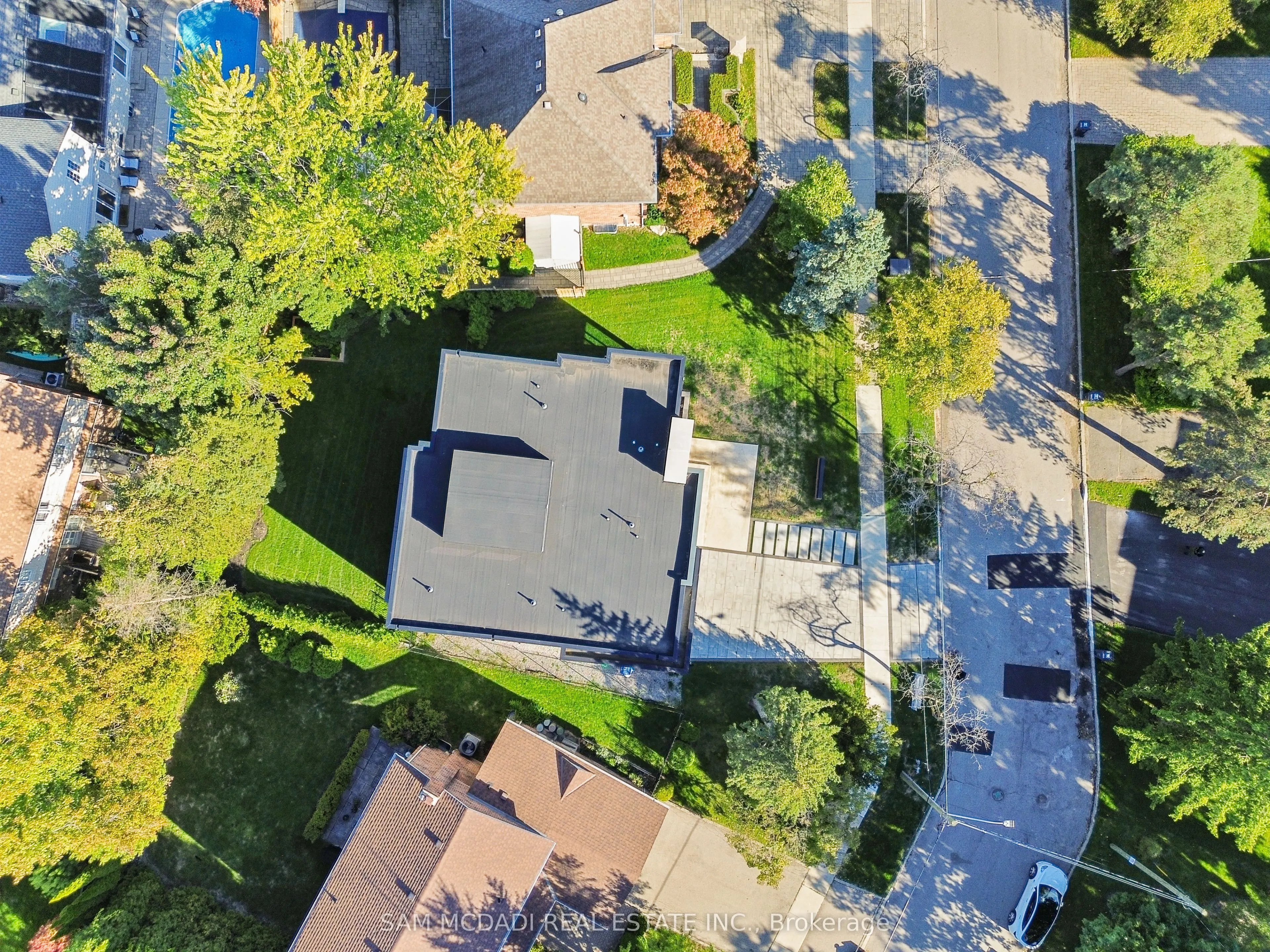 2075 Shawanaga Trail